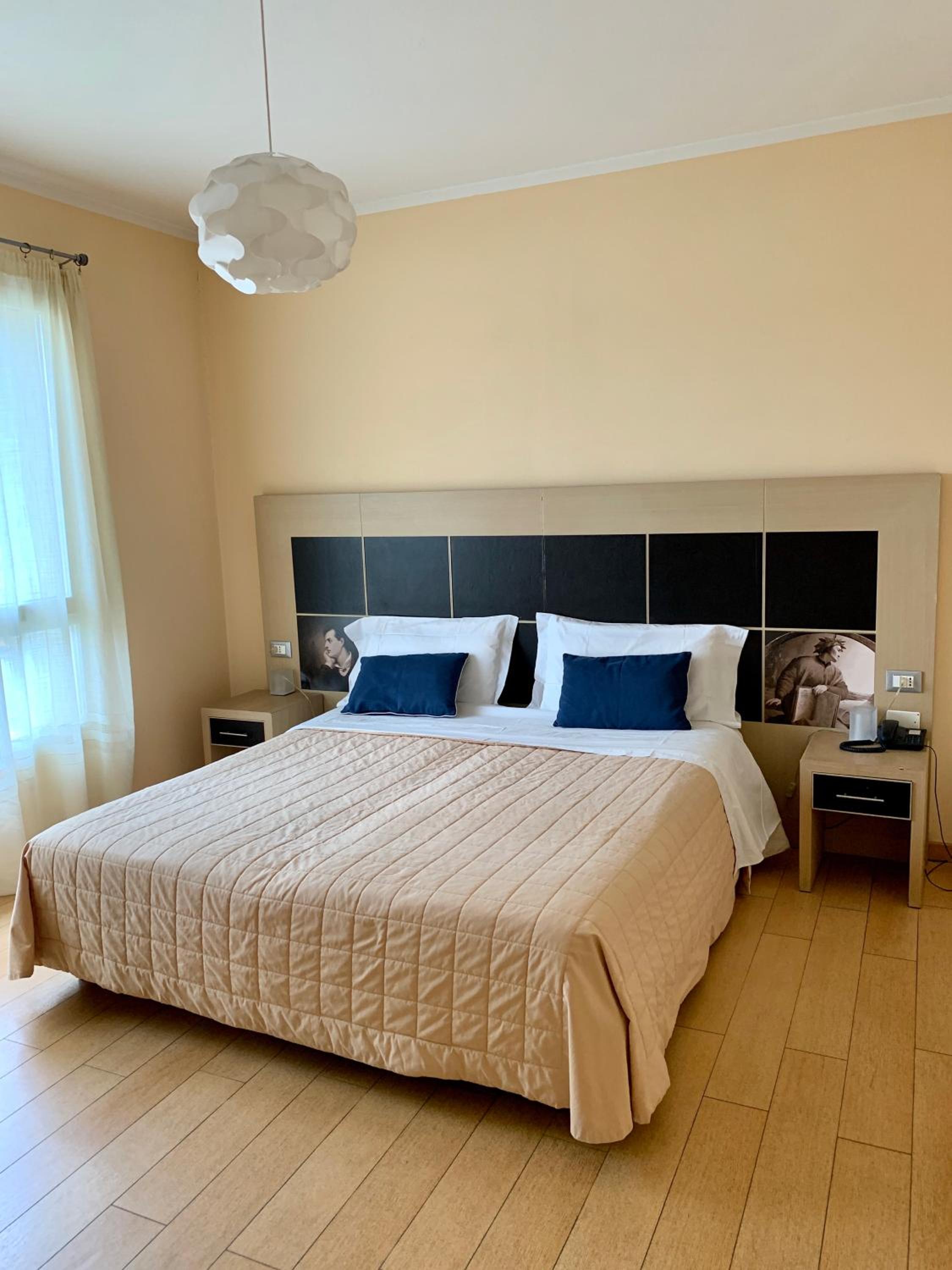 Superior Double or Twin Room - Photo 10
