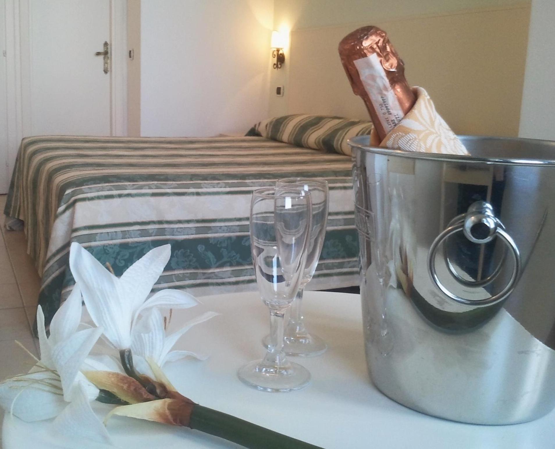 Superior Double Room with Sea View - Photo 7