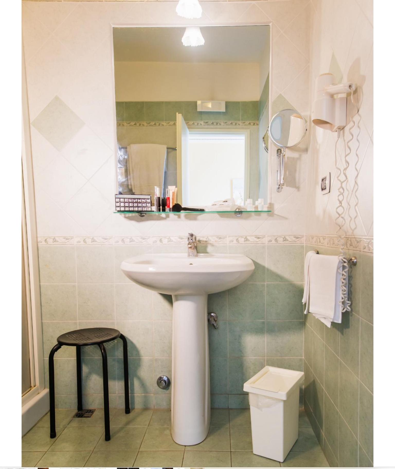 Superior Double Room with Sea View - Photo 6