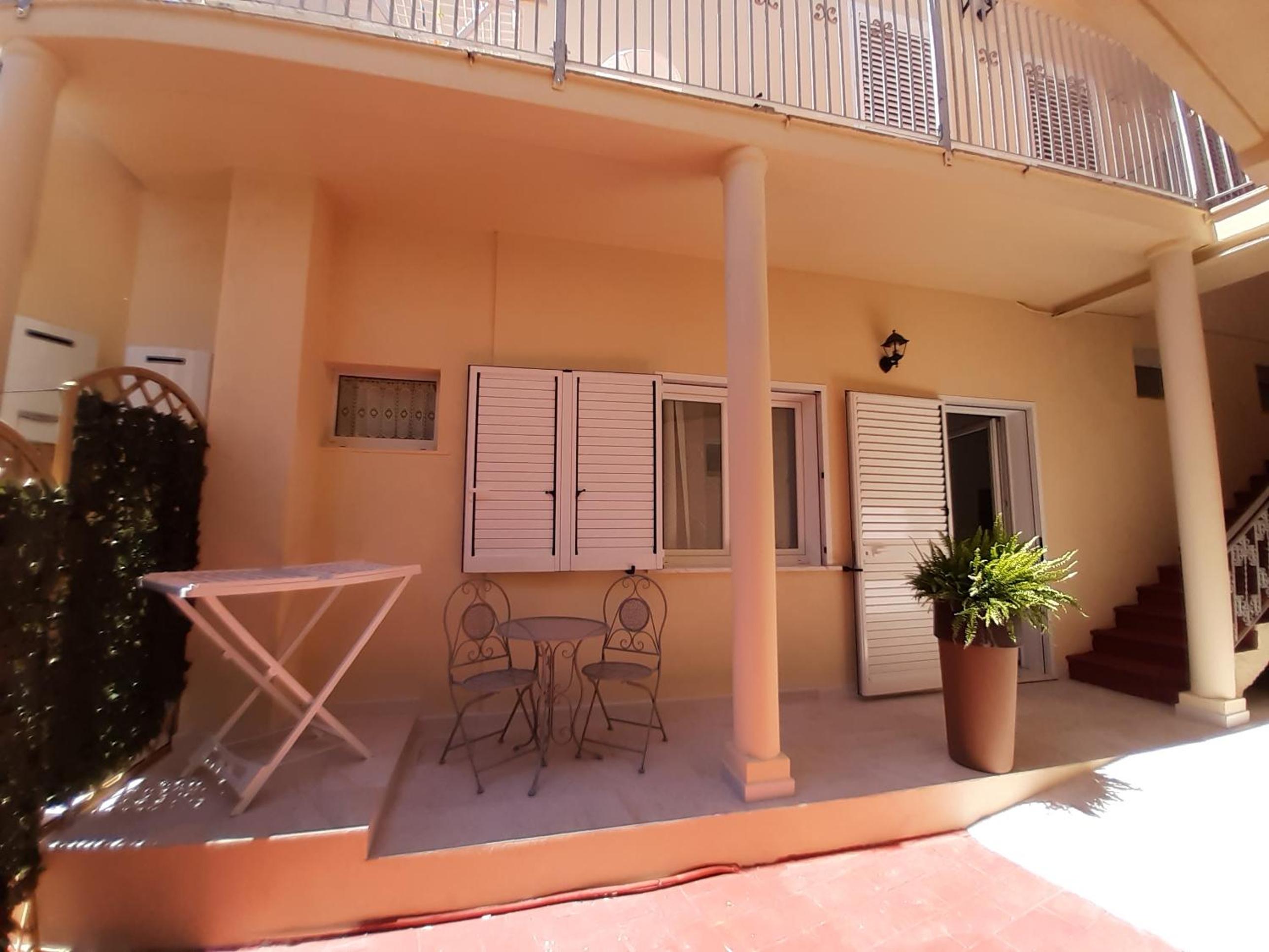 Double Room - Photo 2