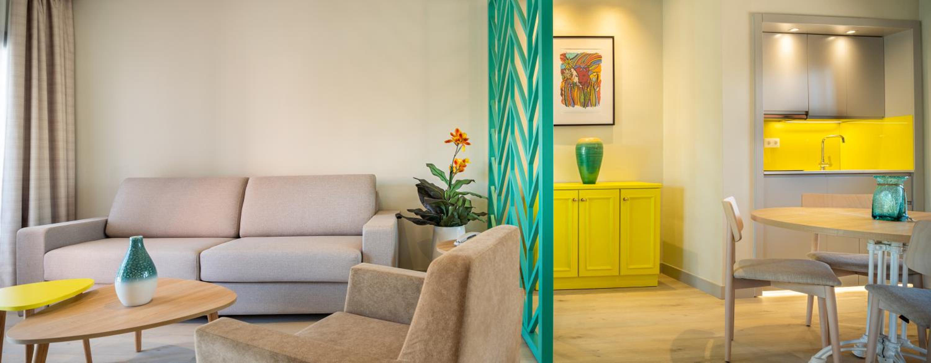 One-Bedroom Apartment (3 Adults + 1 Child) photo 3