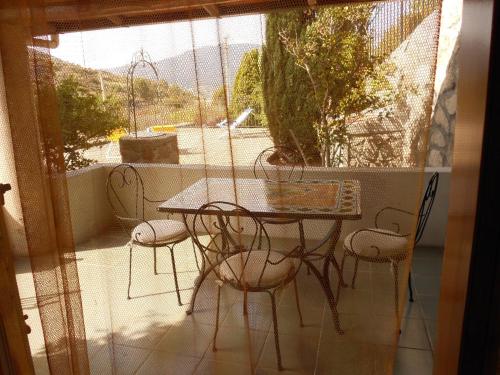 One-Bedroom Apartment with Garden View