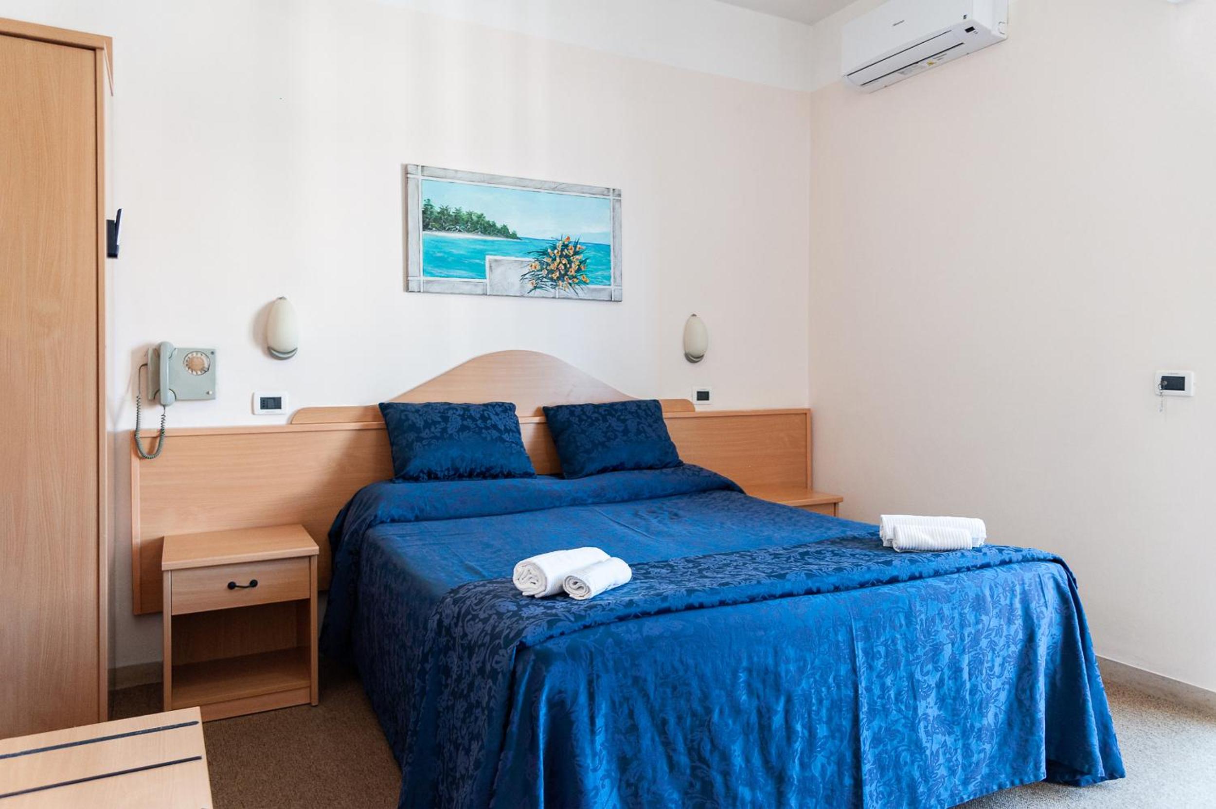 Double Room with Balcony - Photo 1