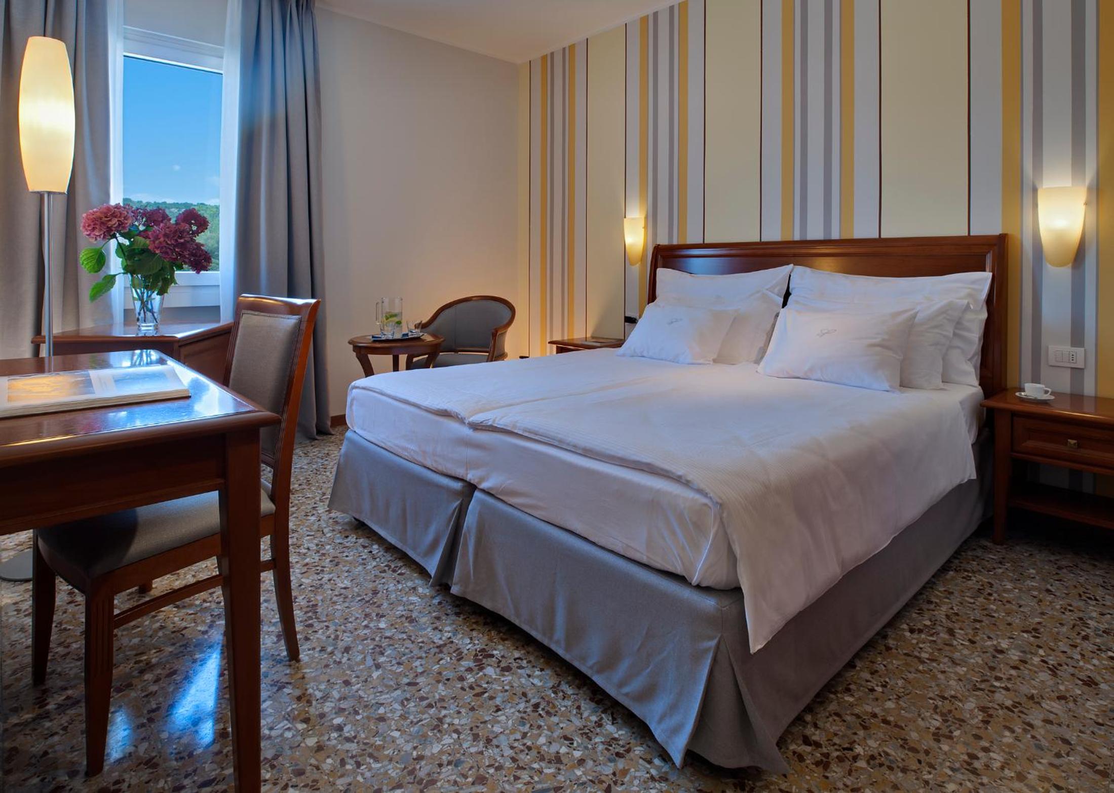 Classic Double Room - Photo 1