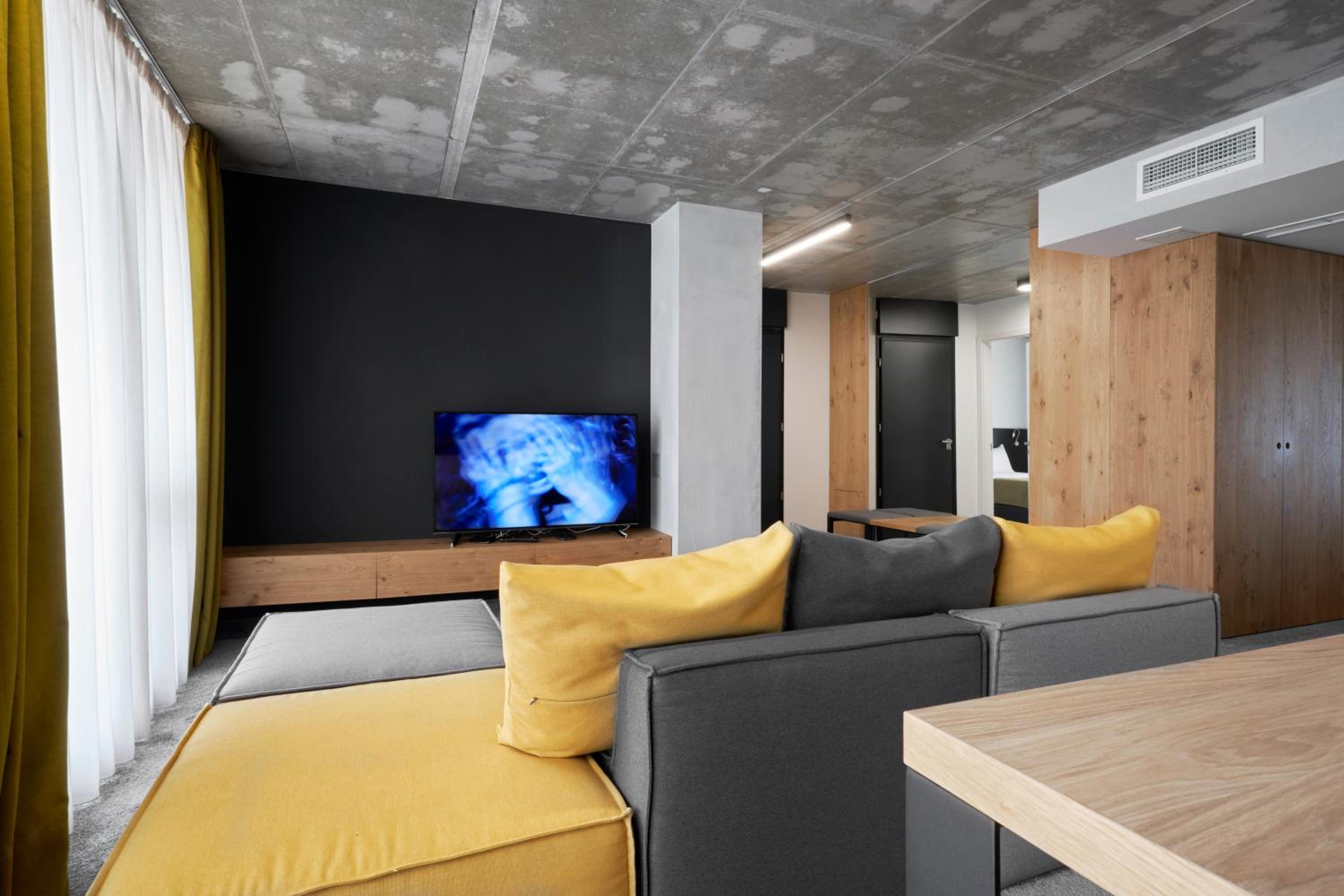 Two-Bedroom Suite with Balcony photo 3