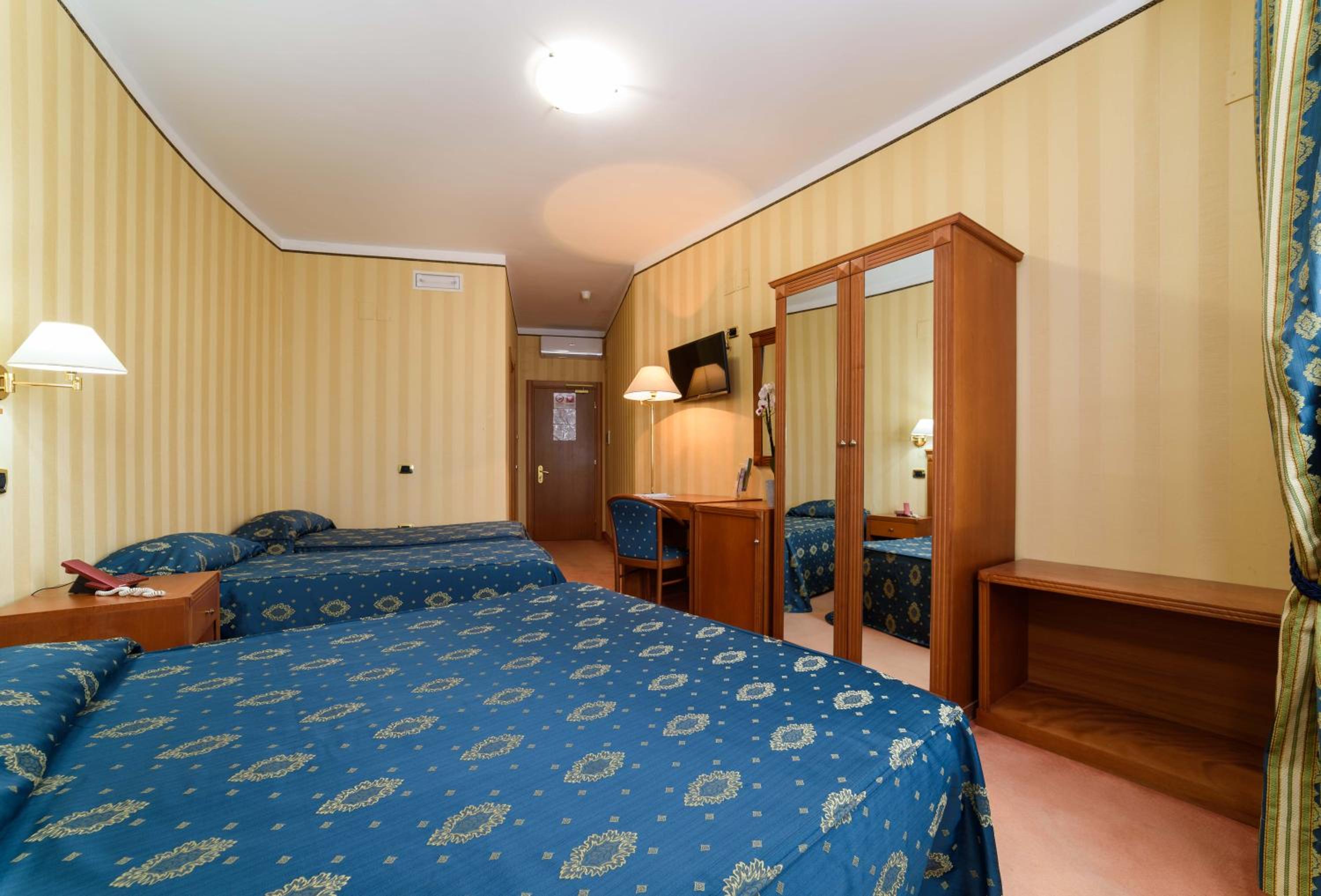 Quadruple Room photo 2