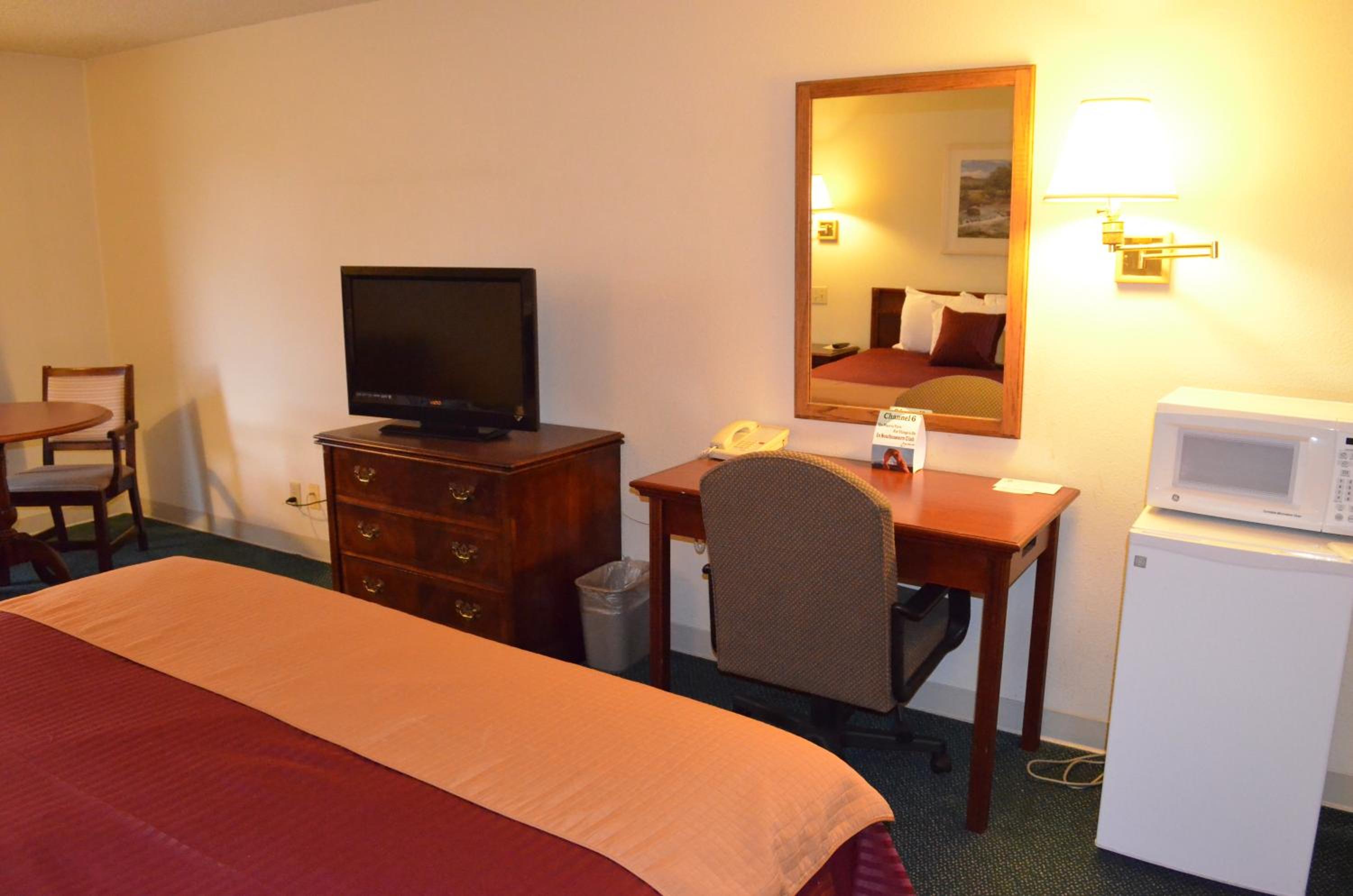 Queen Room - Photo 8