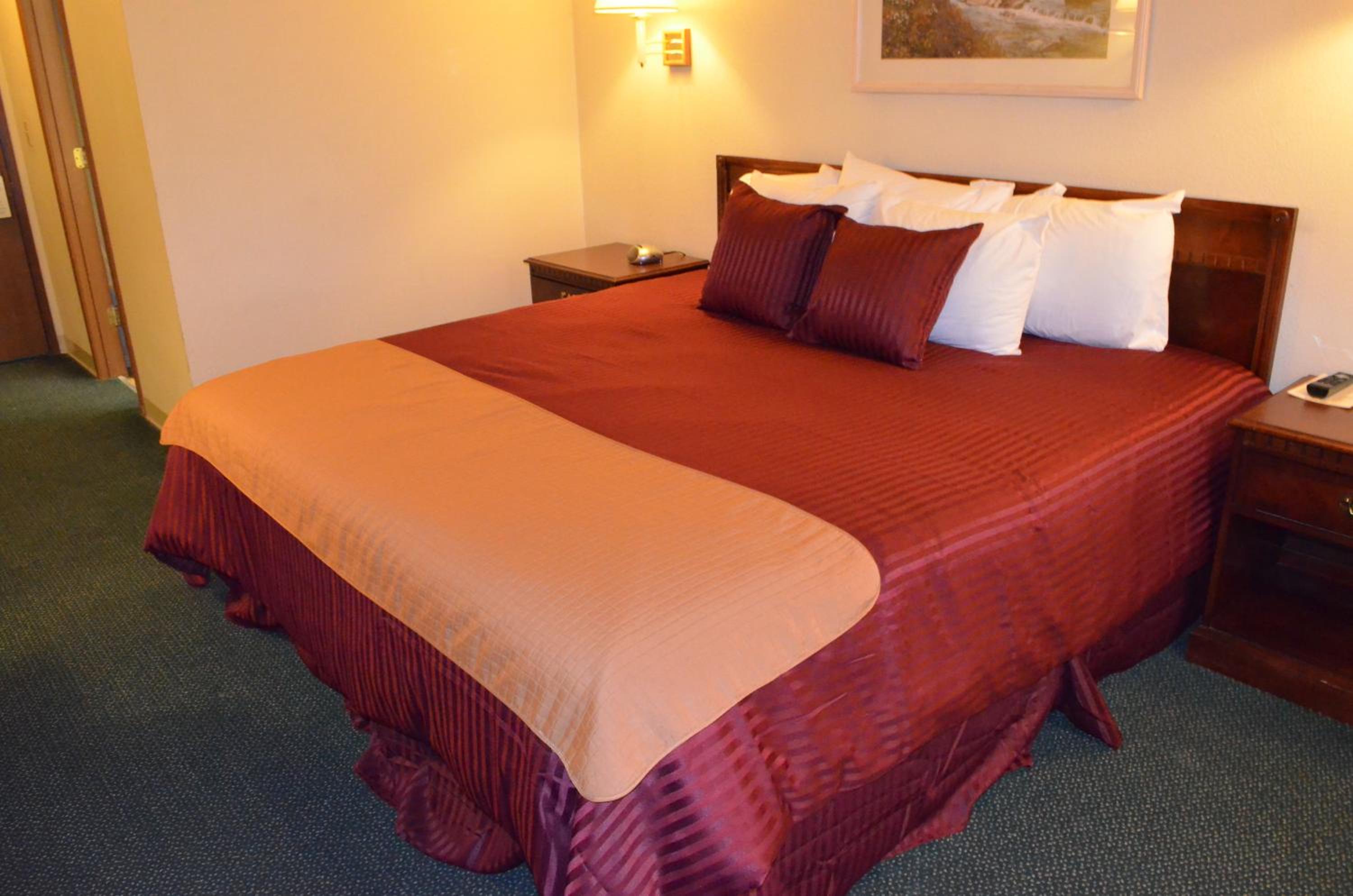 Queen Room - Photo 2