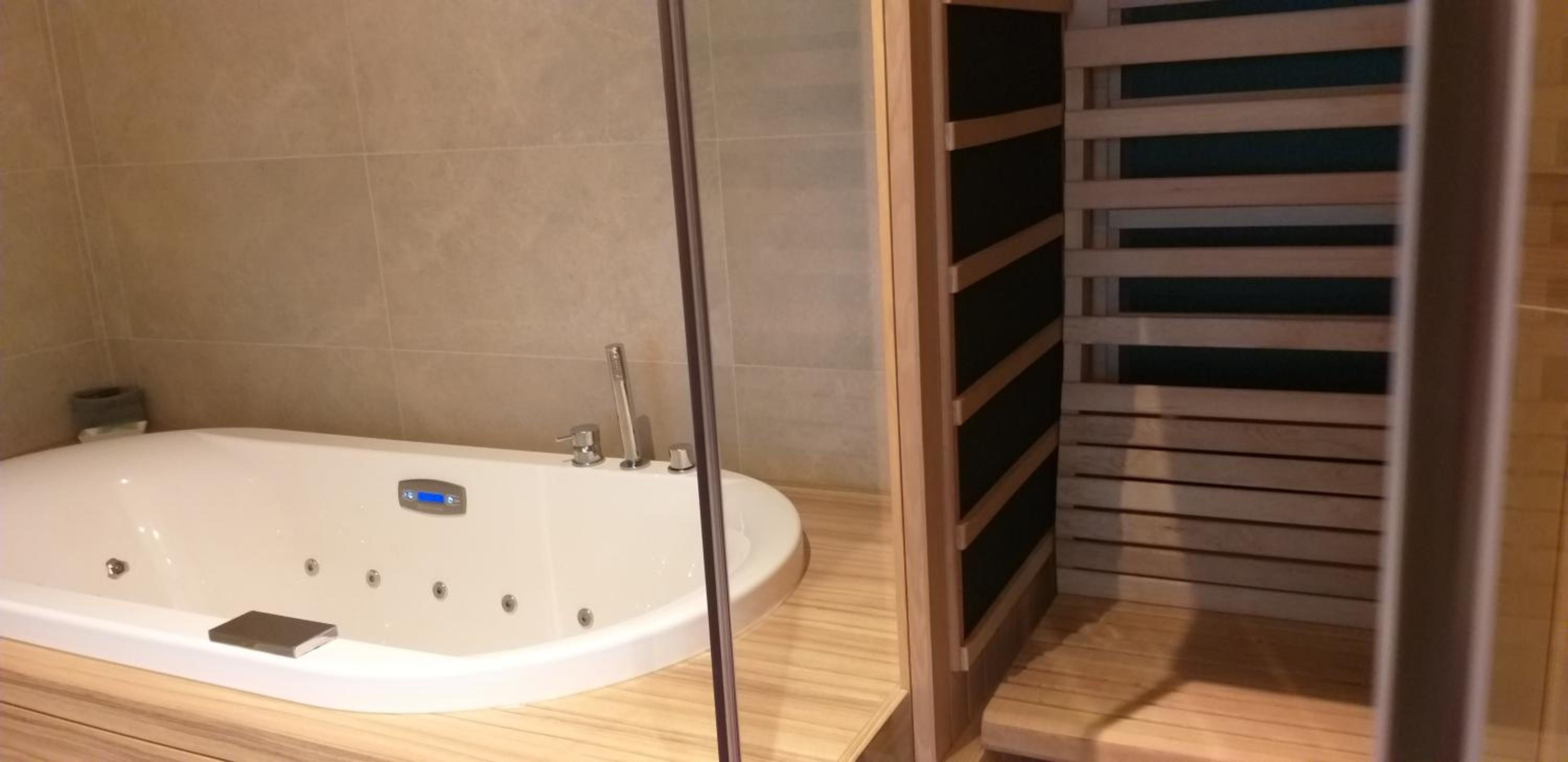 King Suite with Spa Bath, photo 7