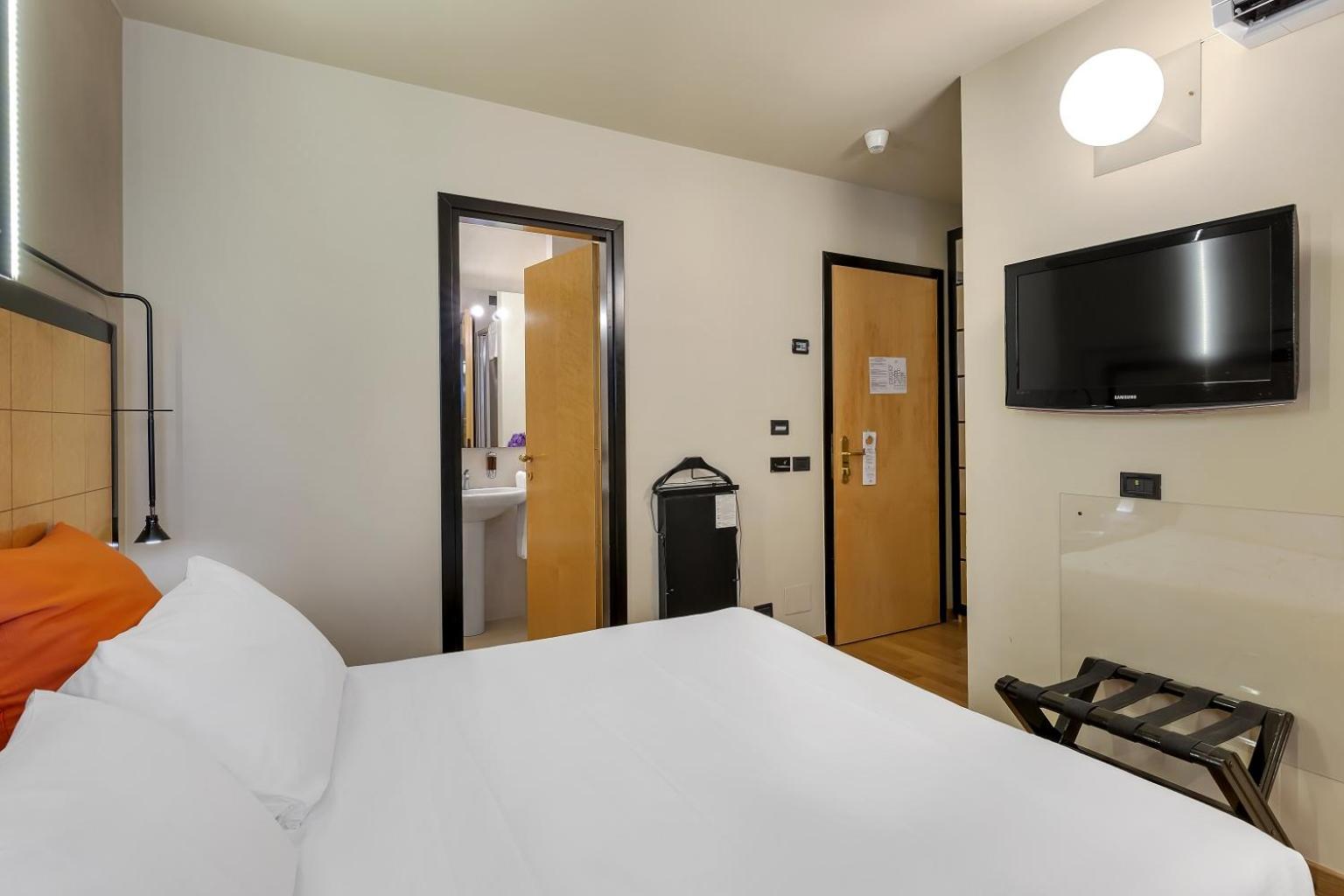 Economy Double Room - Photo 4