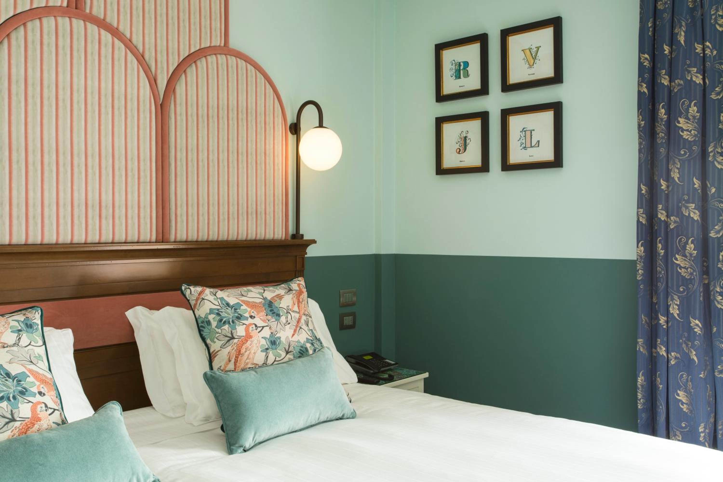 One-Bedroom Suite with Sofa Bed