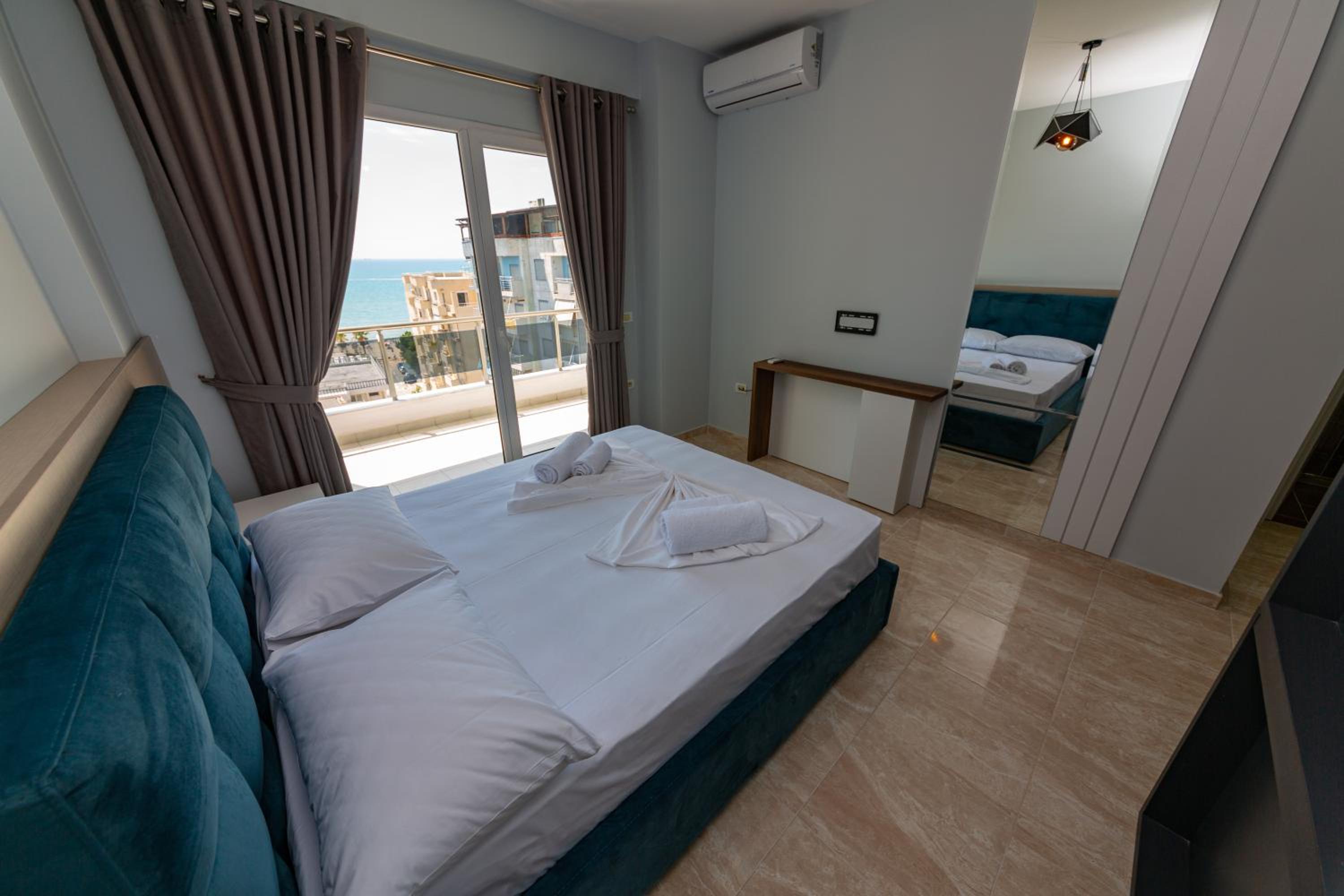 Three-Bedroom Apartment with Balcony (6 Adults)