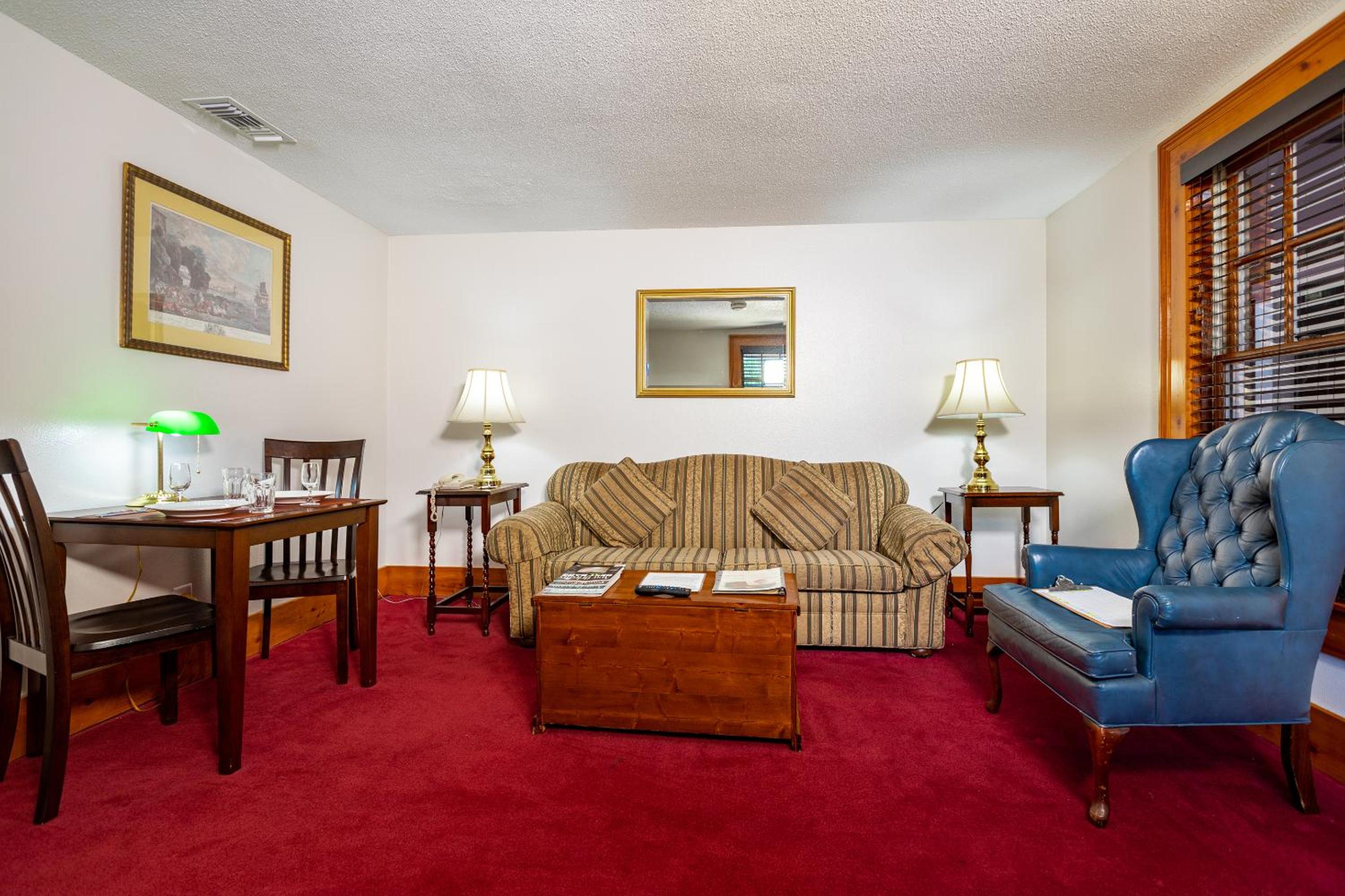 Suite - Photo 2