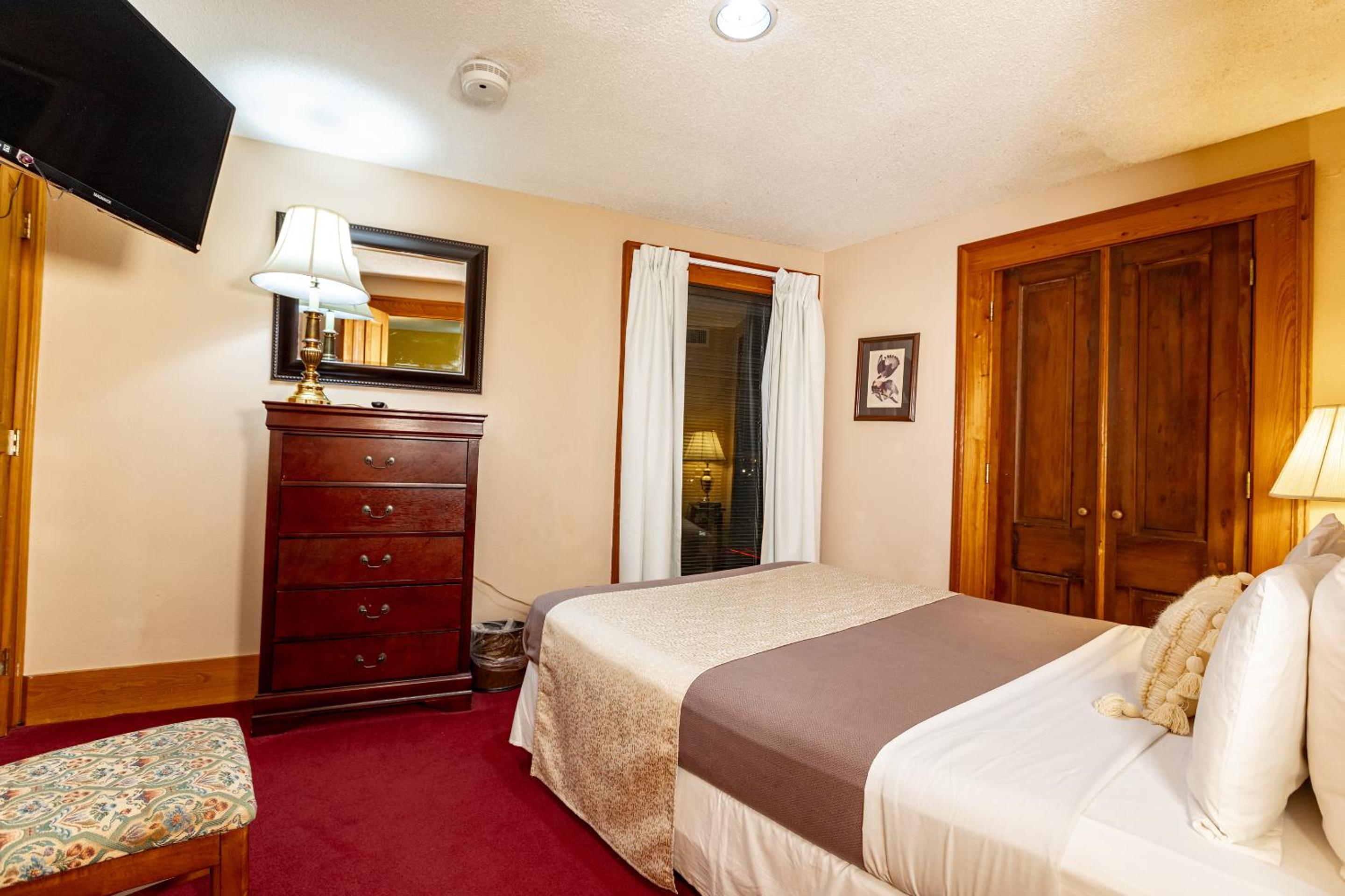 Superior Suite - Photo 2
