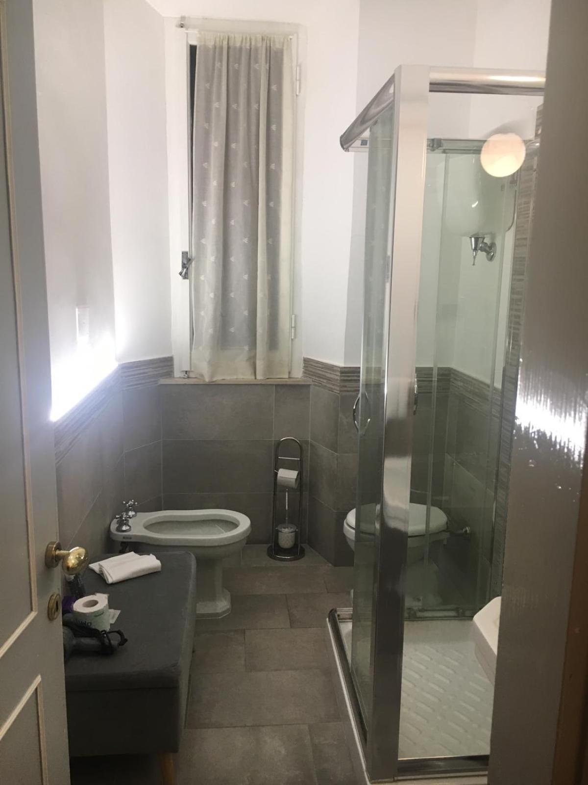 Family Room with Shower photo 2