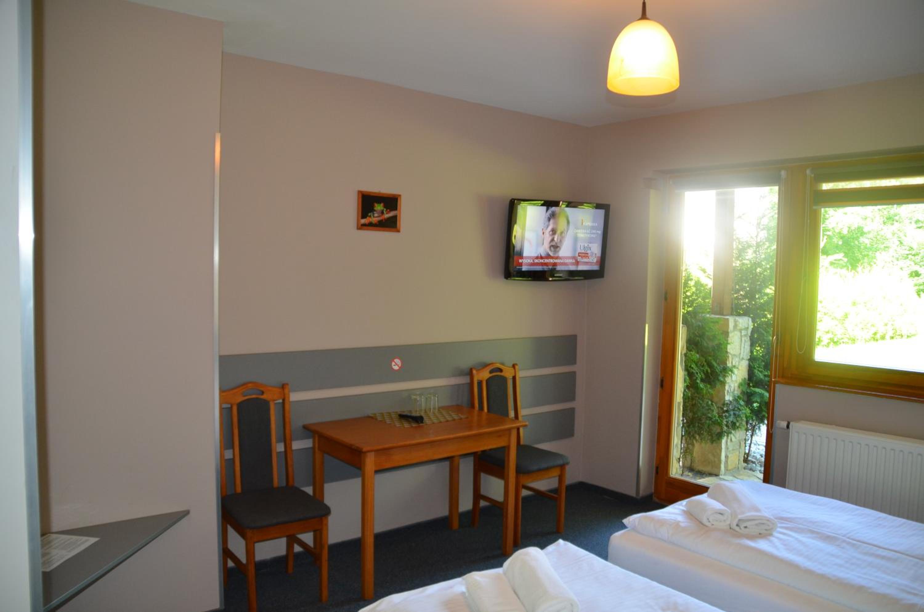 Double or Twin Room Economy - Photo 6