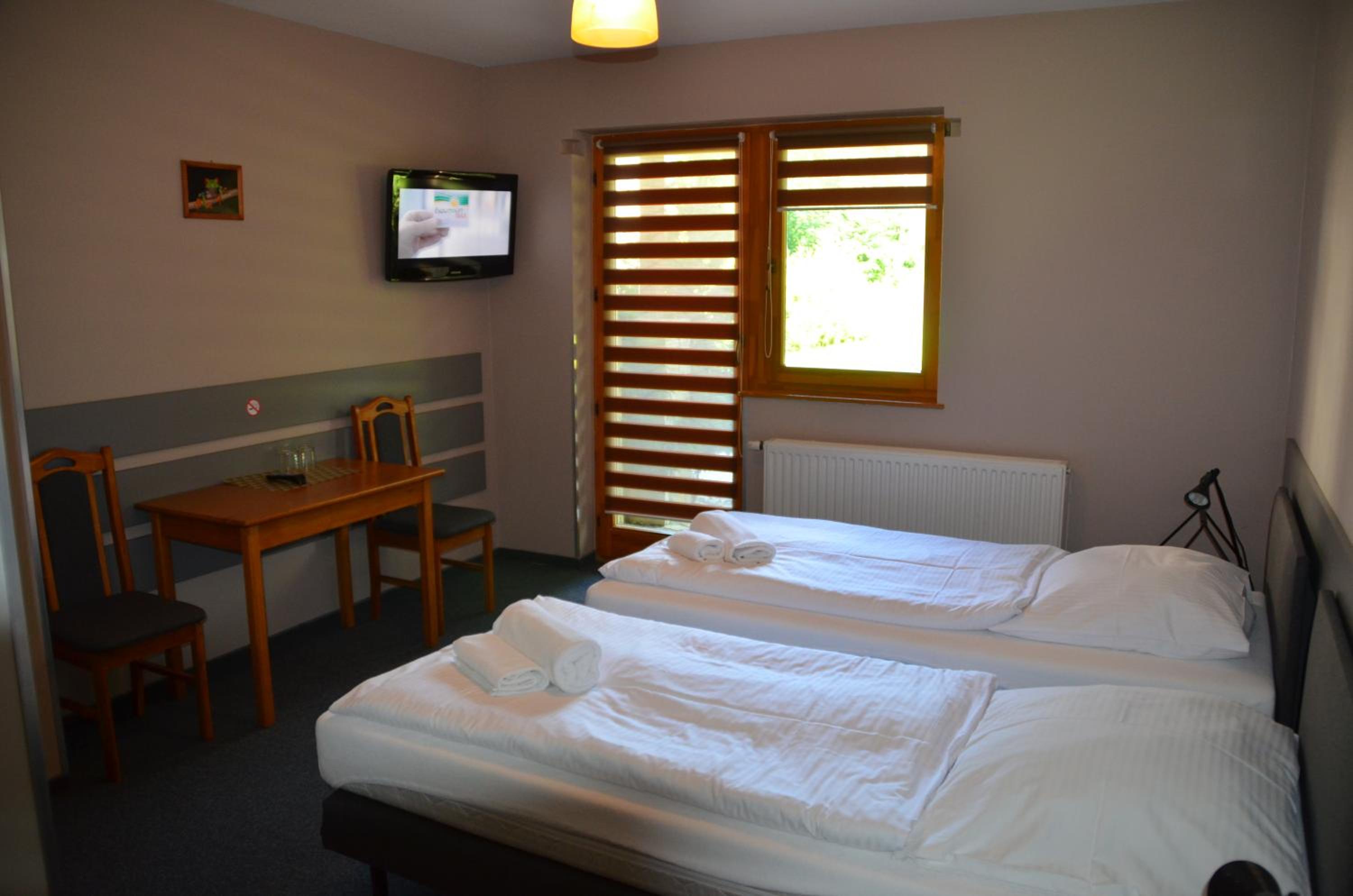 Double or Twin Room Economy - Photo 7