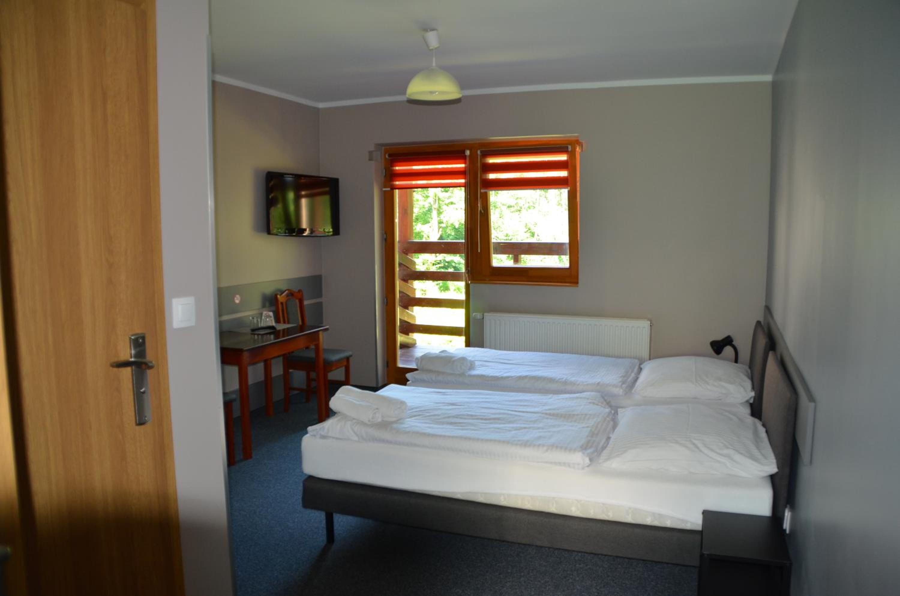 Double or Twin Room Economy - Photo 5