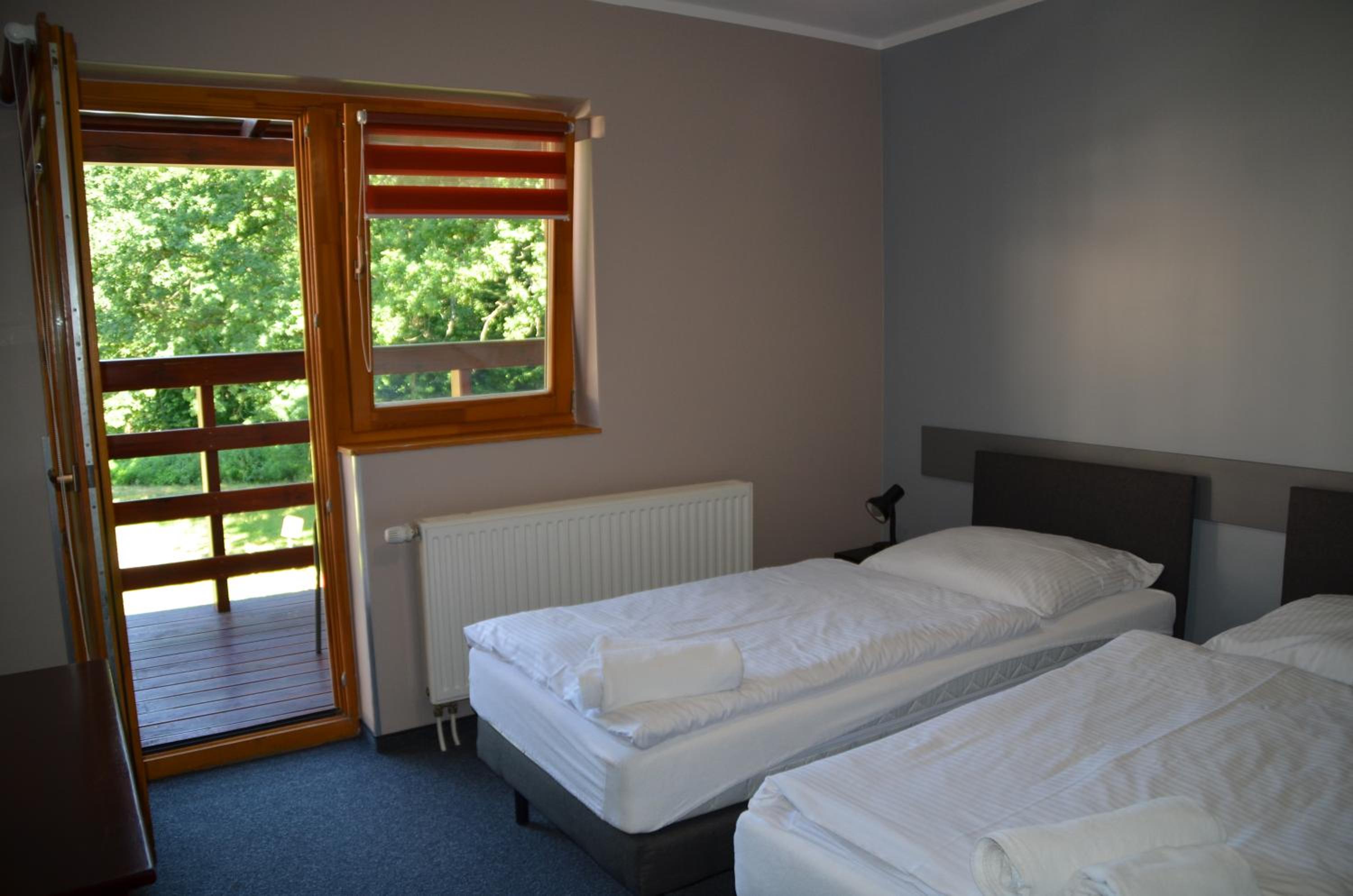 Double or Twin Room Economy - Photo 3