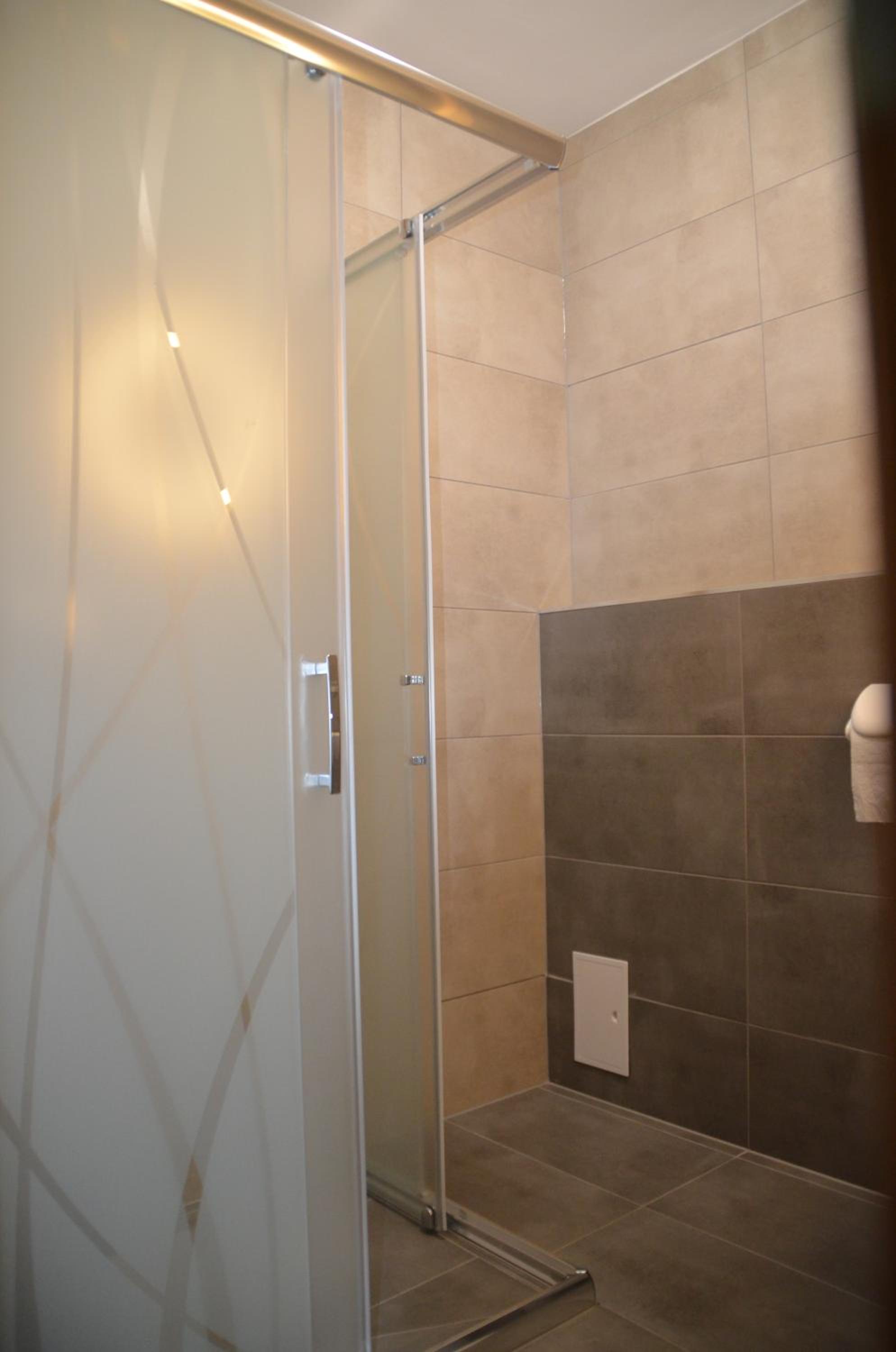 Double or Twin Room Economy - Photo 15