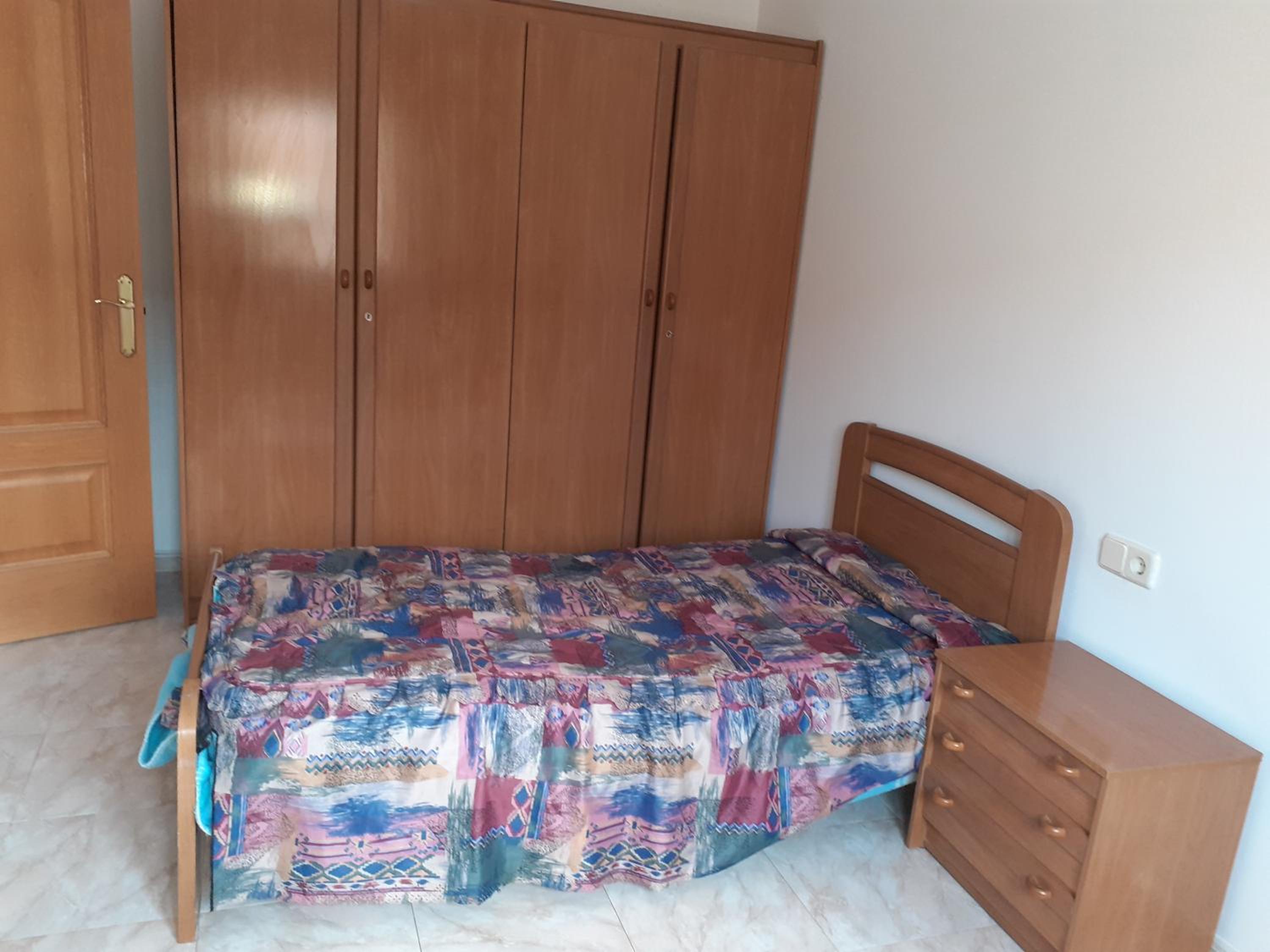 Three-Bedroom House - Photo 3