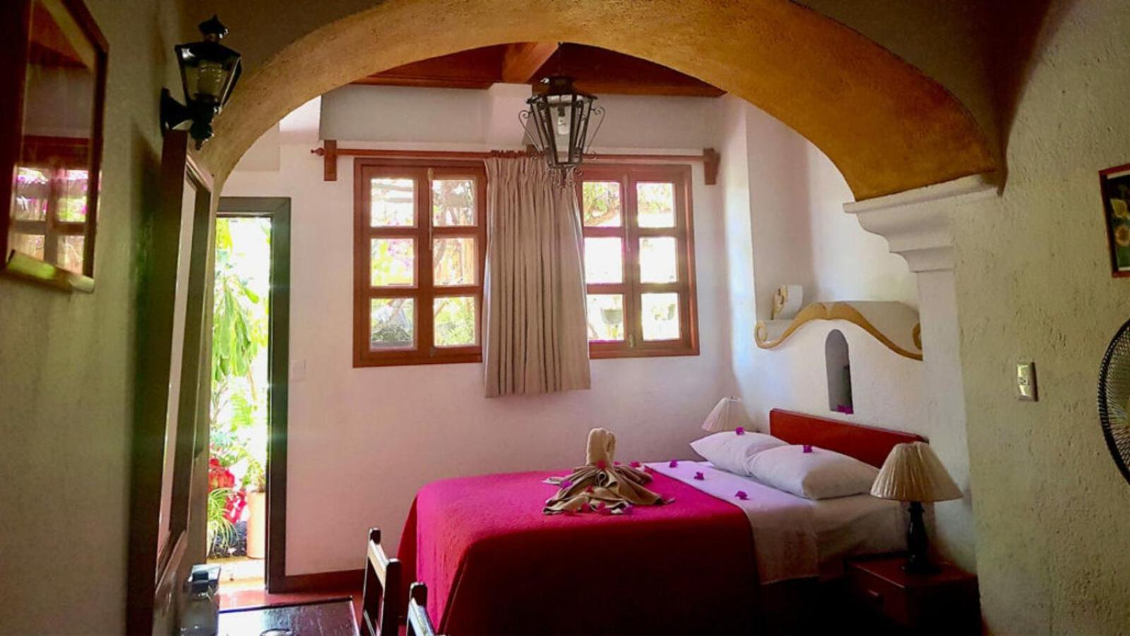 Budget Double Room - Photo 8