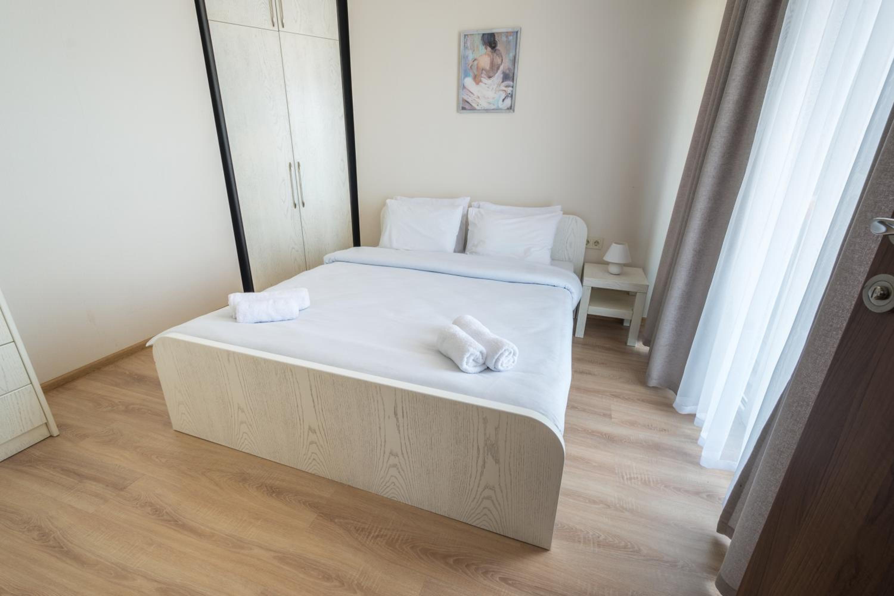 One-Bedroom Apartment - Photo 14