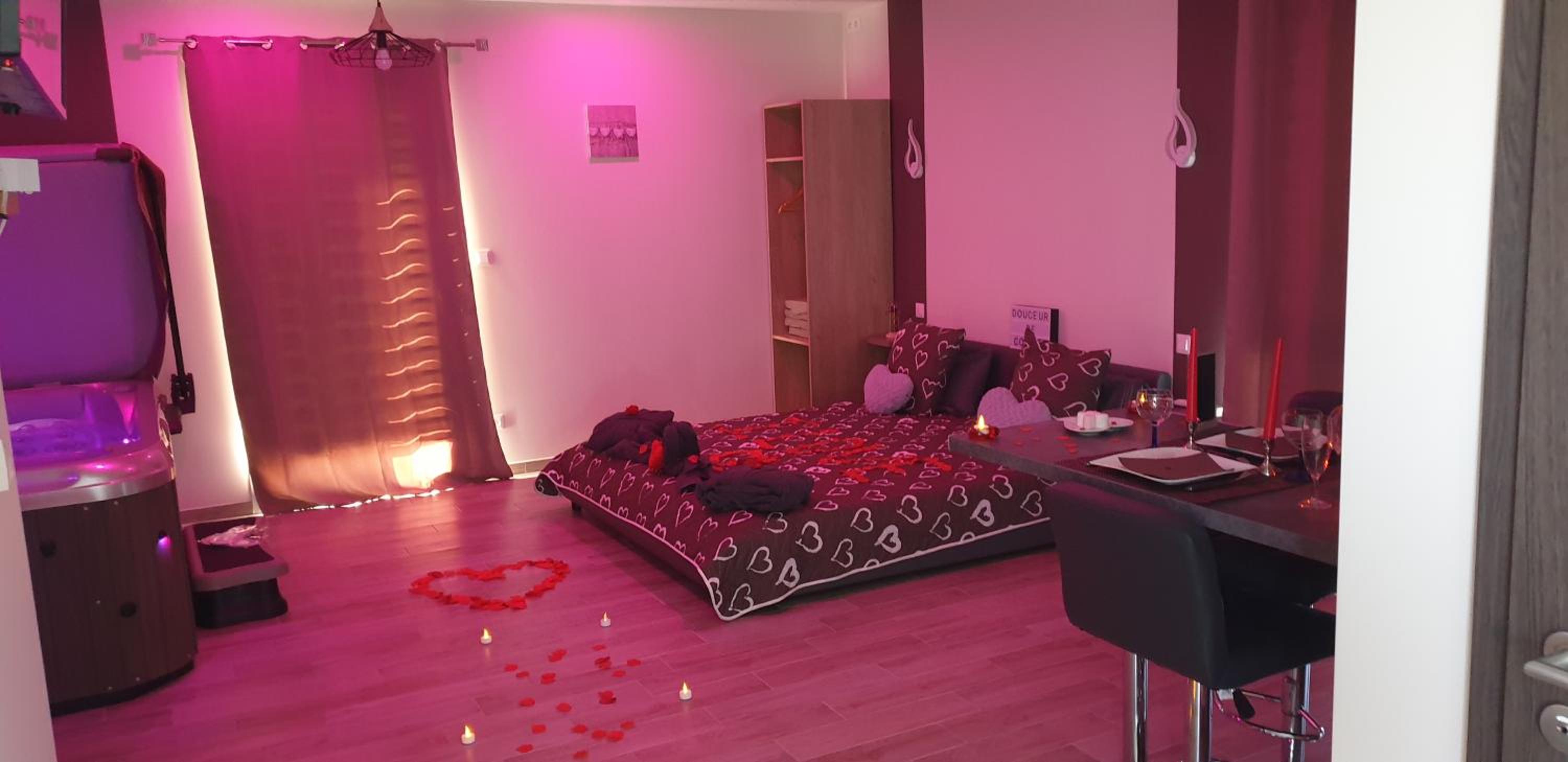 Double Room with Spa Bath photo 1
