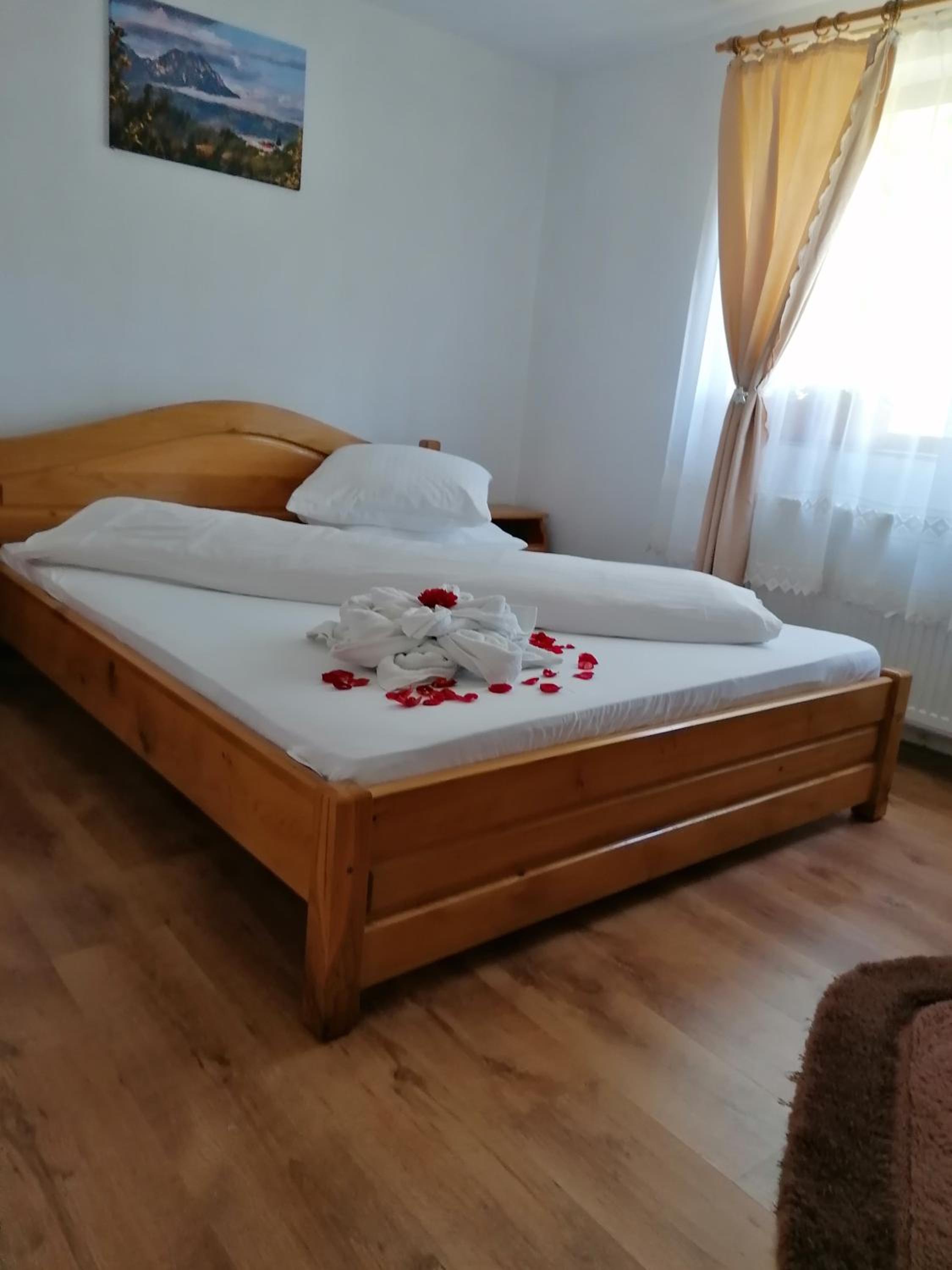 Double Room with Private Bathroom - Photo 4