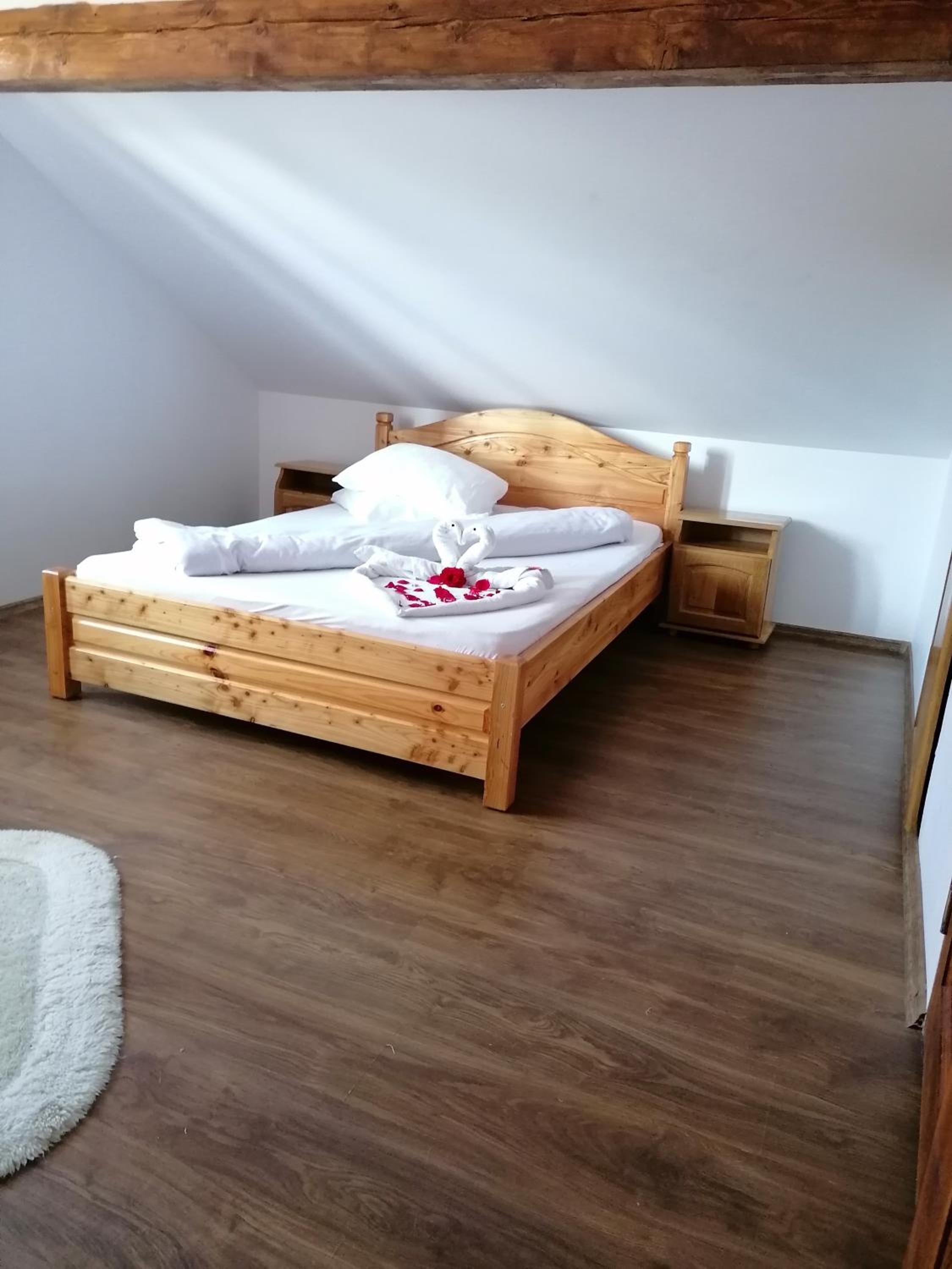 Double Room with Private Bathroom - Photo 2