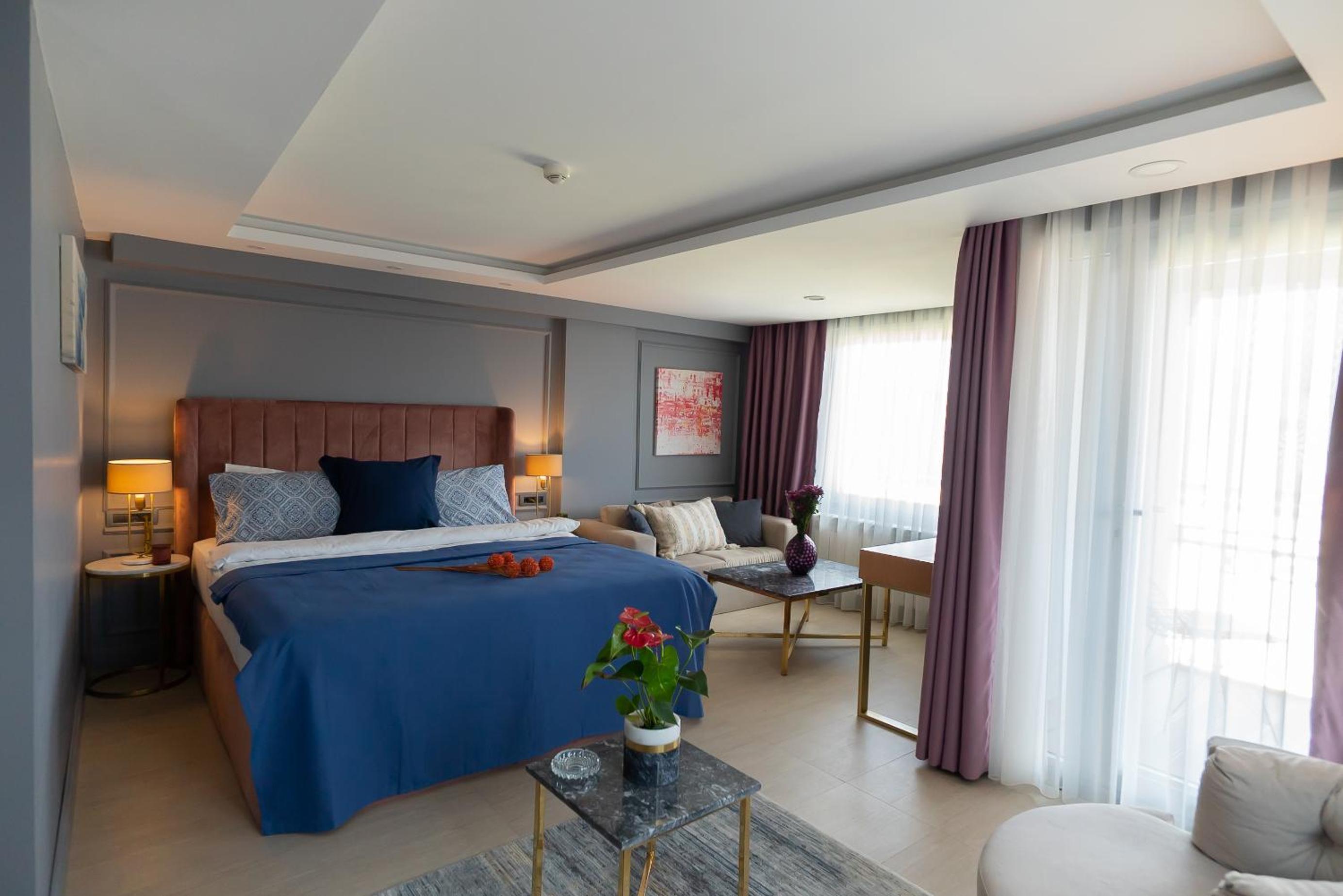 Deluxe Double Room with Balcony and Sea View photo 1