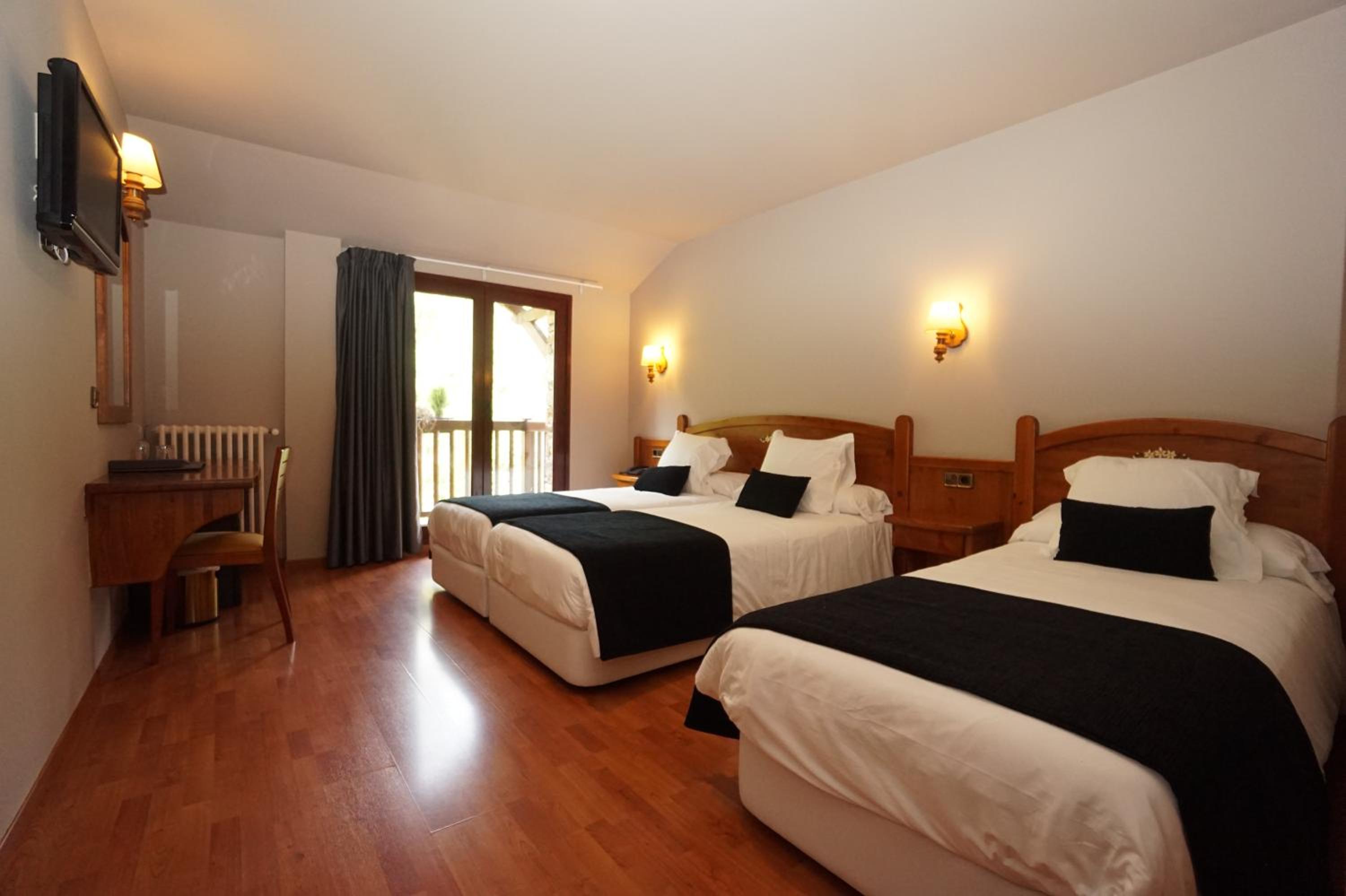 Triple Room with Terrace