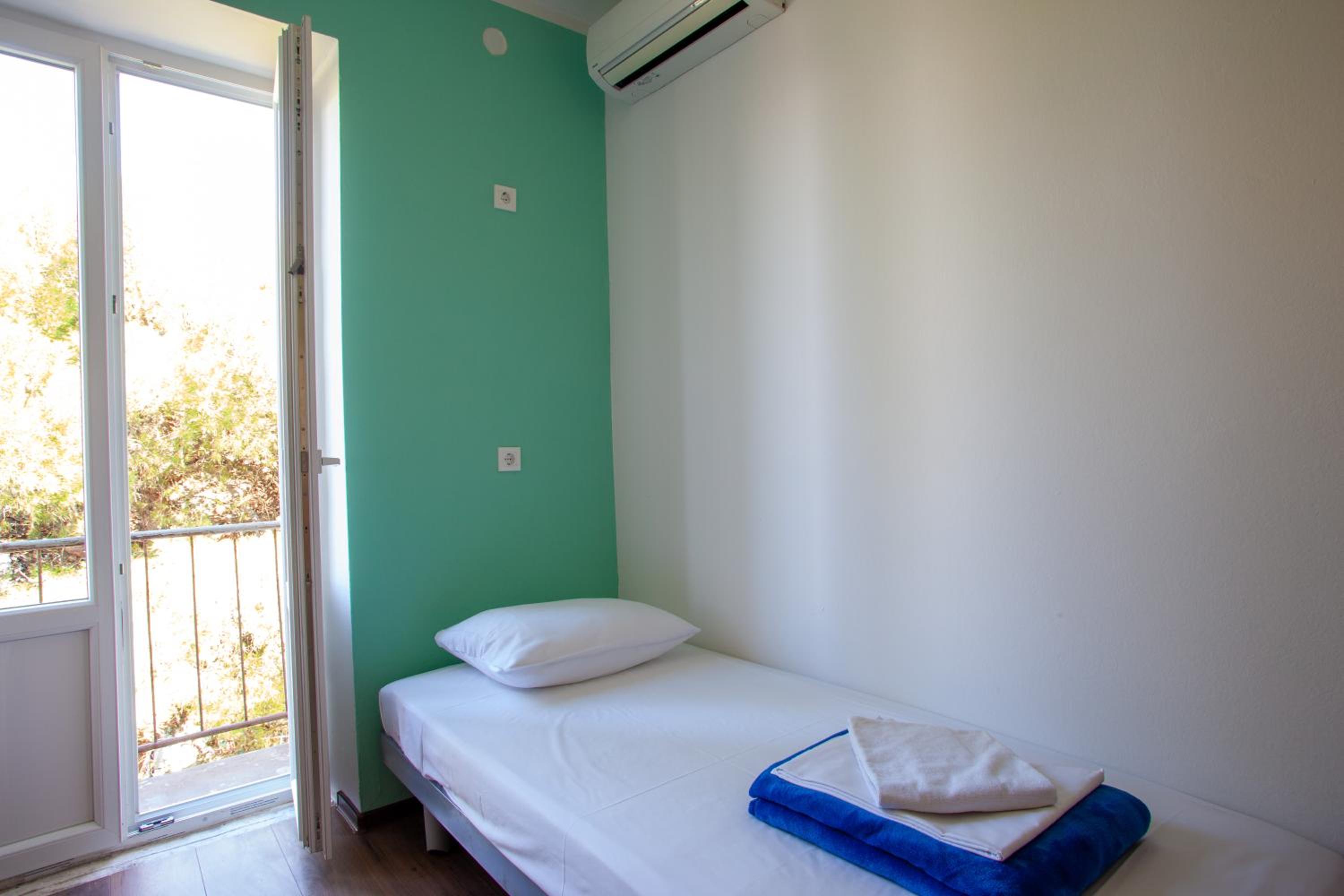 Triple Room with Shared Bathroom photo 1