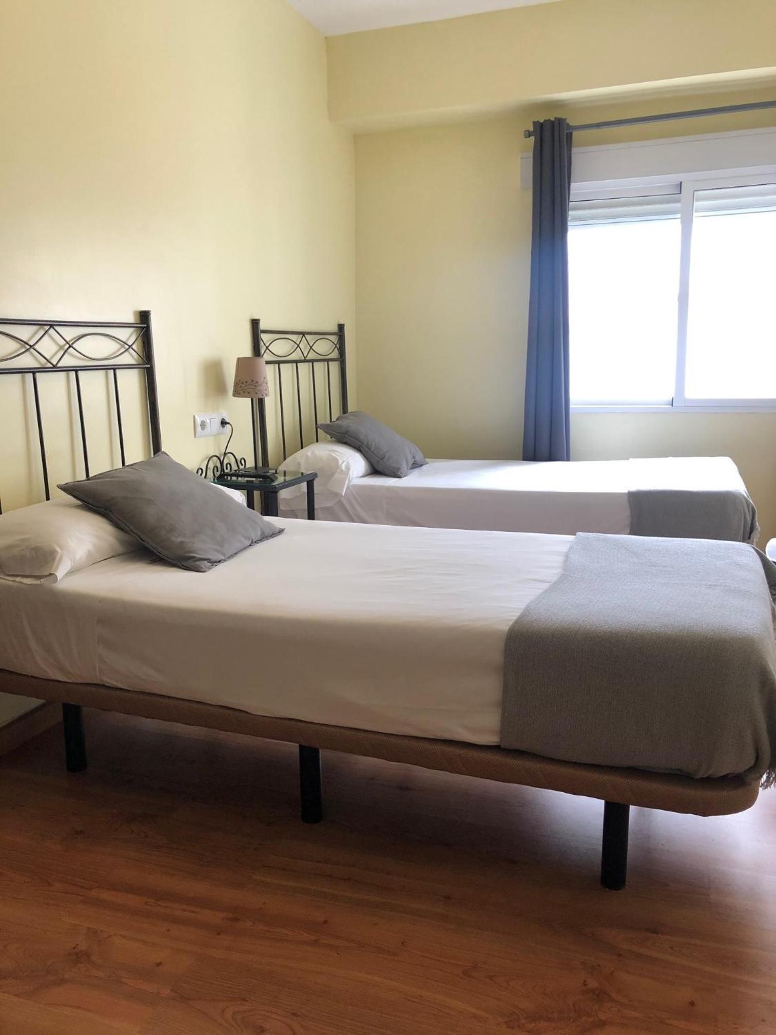 Standard Double or Twin Room - Photo 6