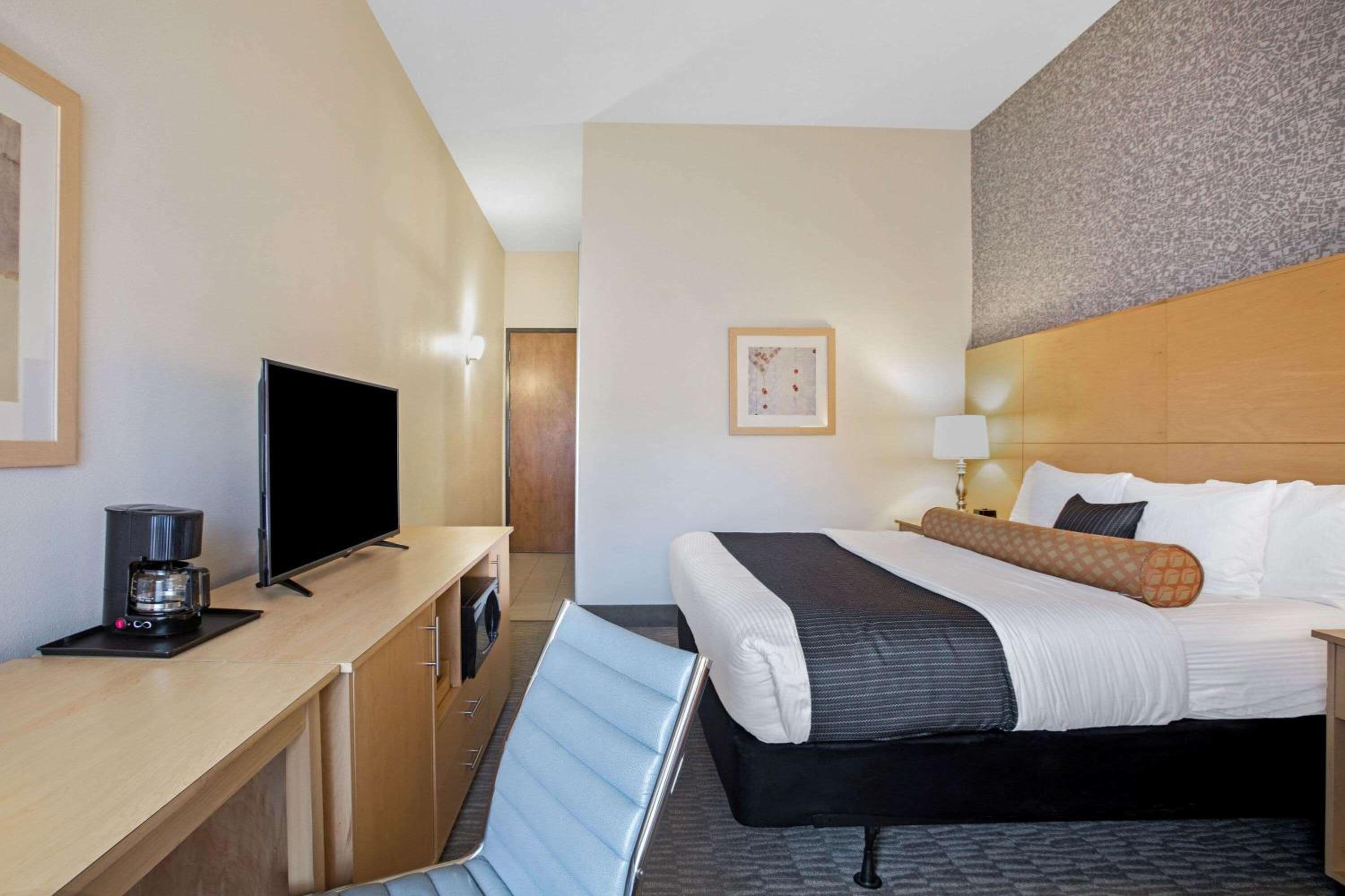 Executive King Room - Photo 2