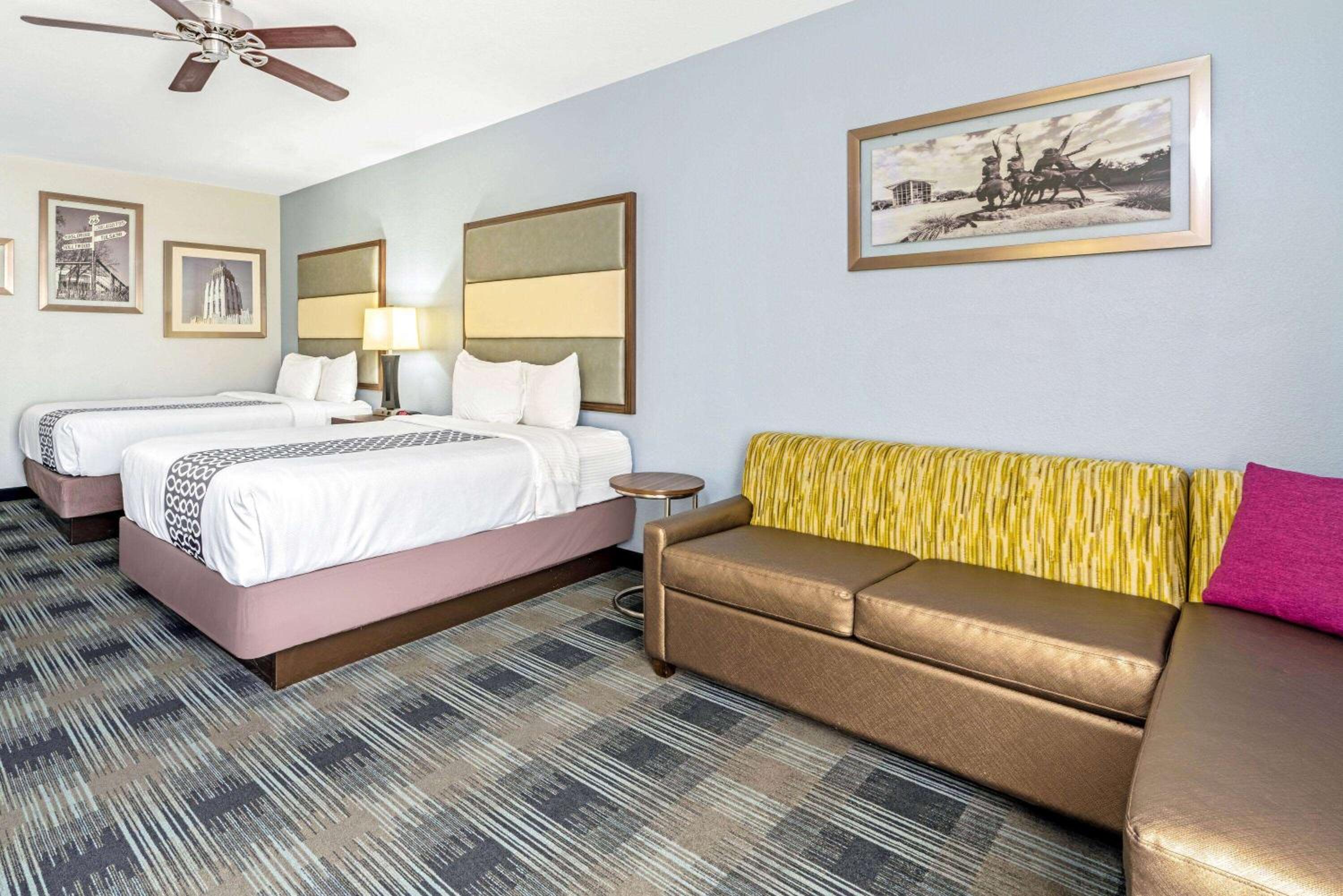 Queen Room with Two Queen Beds - Mobility Access photo 1