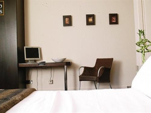 Twin Room with Private Bathroom