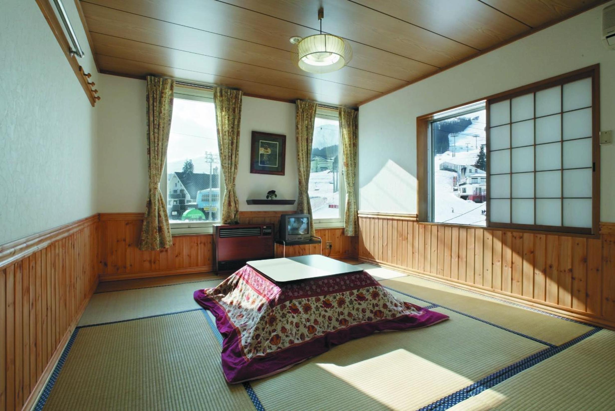 Japanese-Style Standard Room with Shared Bathroom - Non-Smoking photo 1