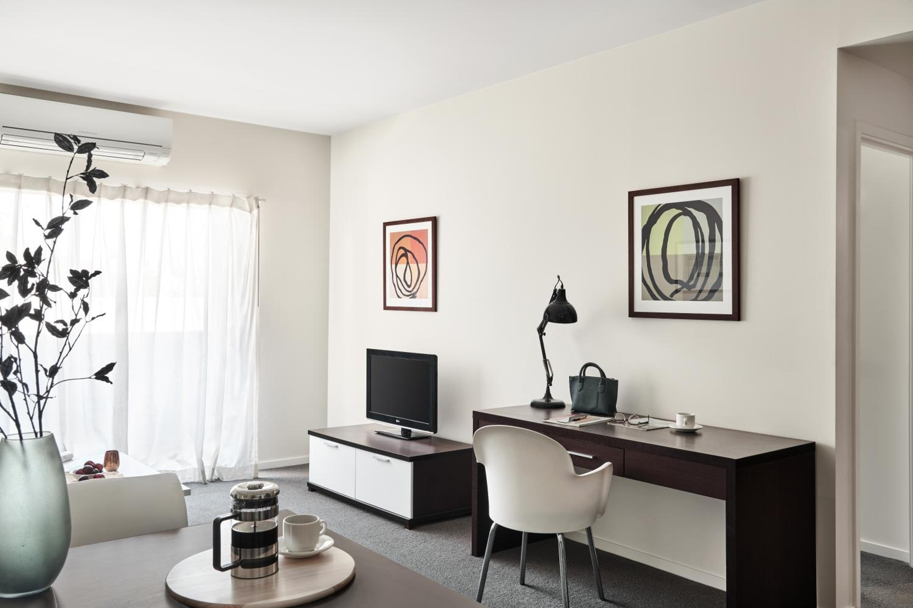 One Bedroom Apartment - Photo 3