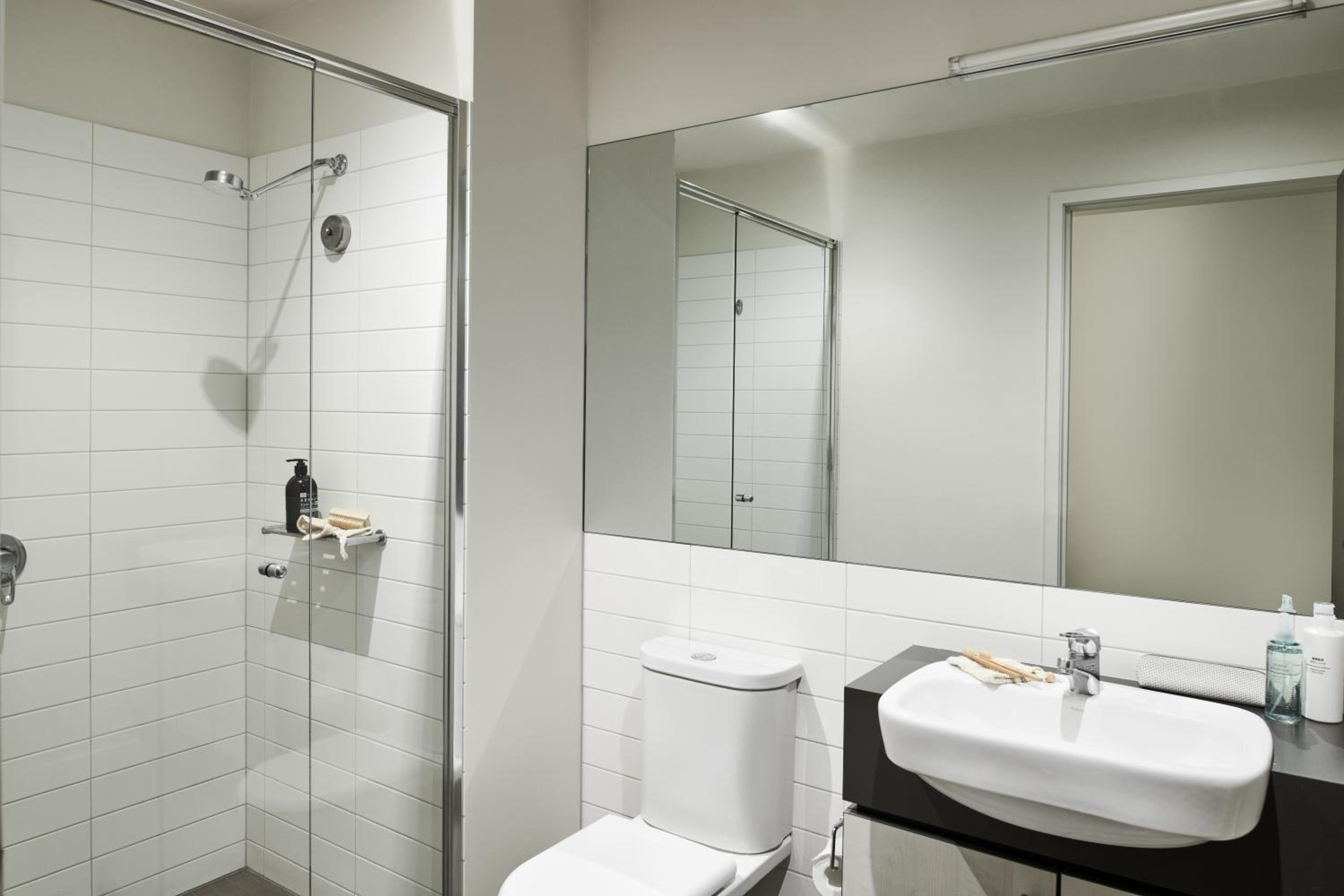 Studio Apartment - Photo 2