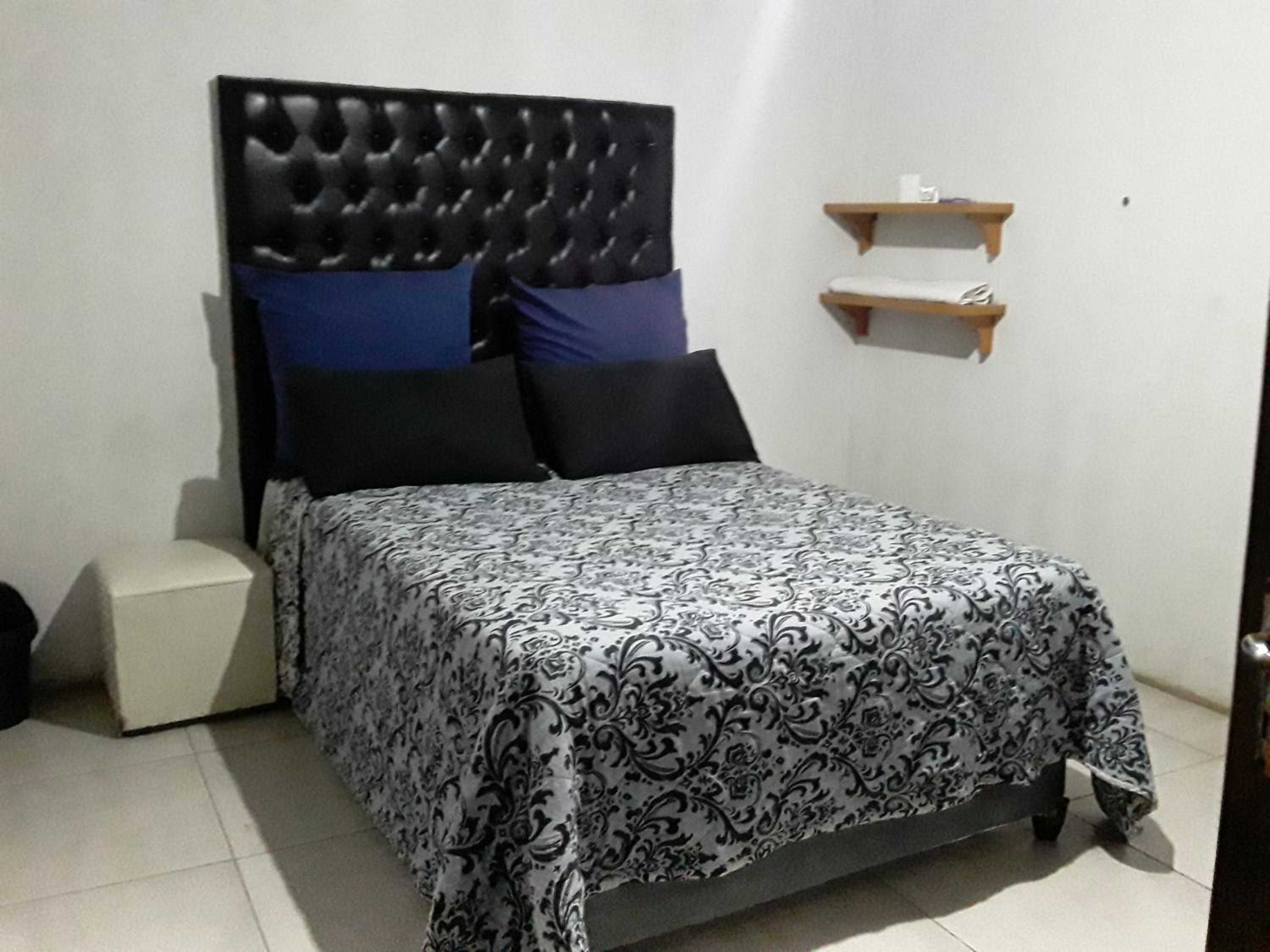 Budget Double Room - Photo 4