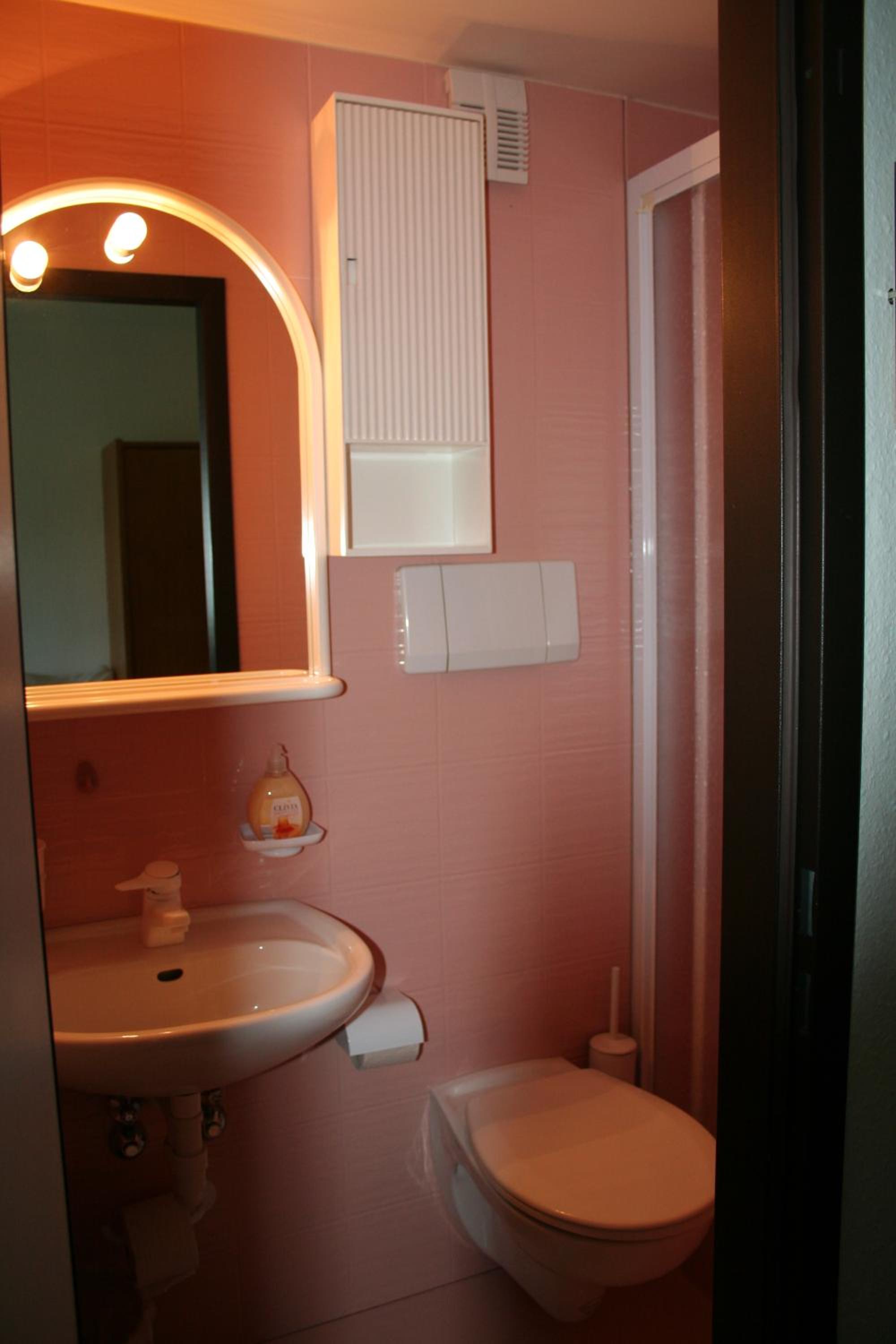Double Room - Photo 11