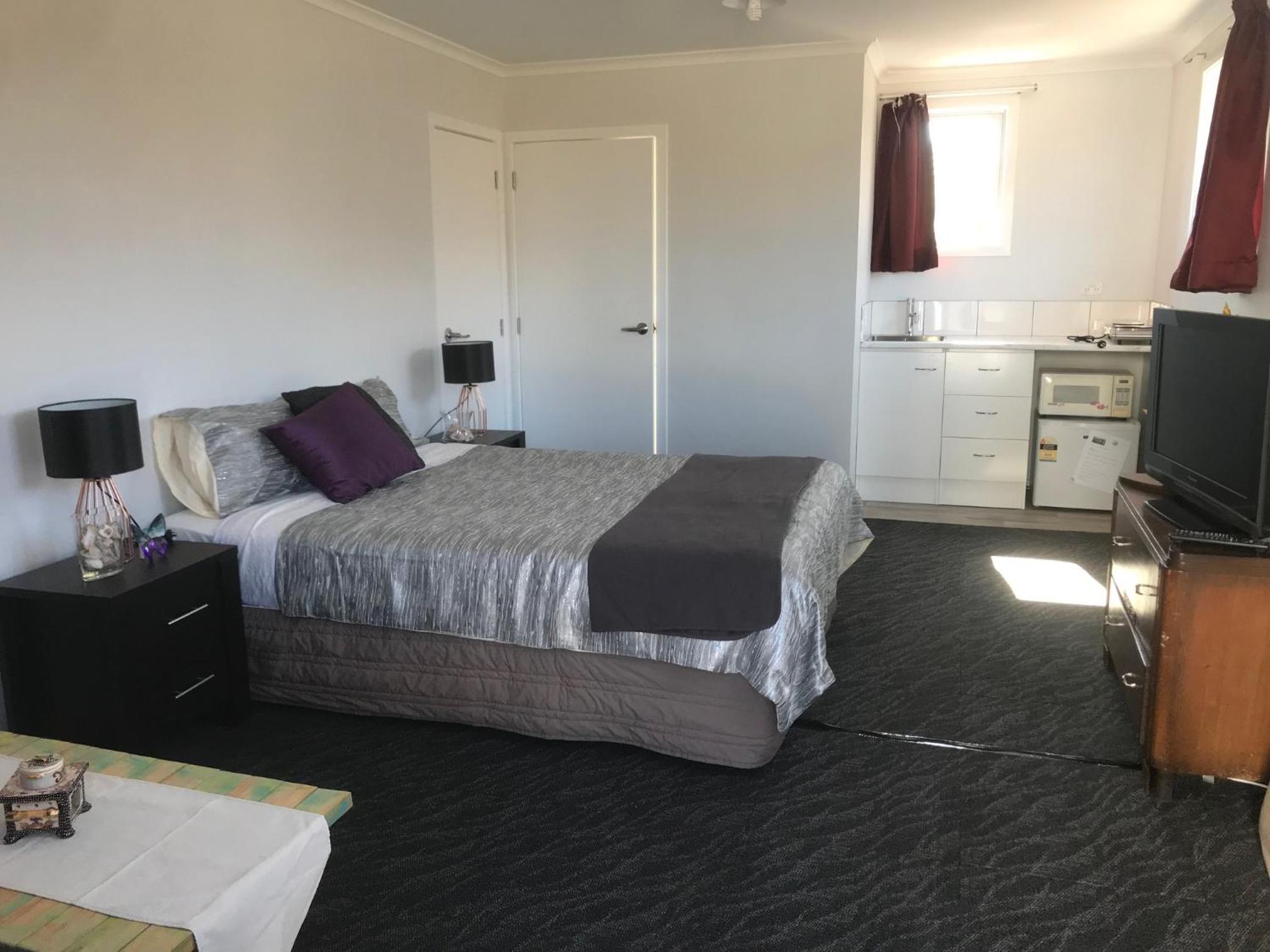 Studio Apartment photo 1