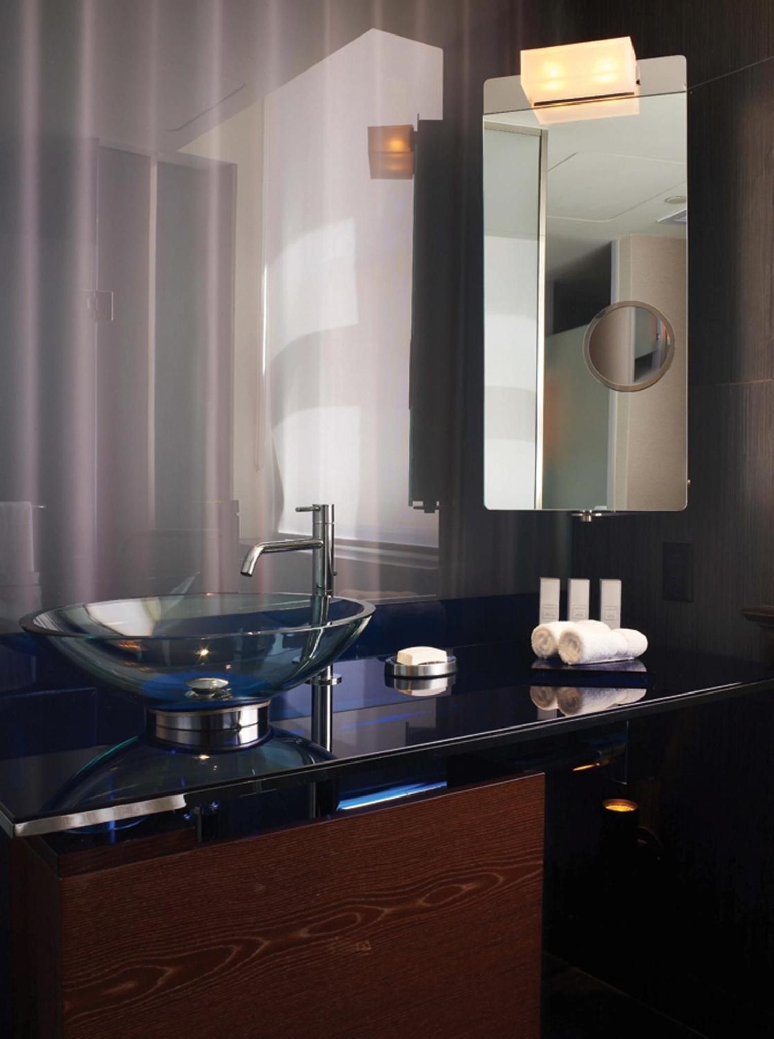 Deluxe King Room - Photo 3