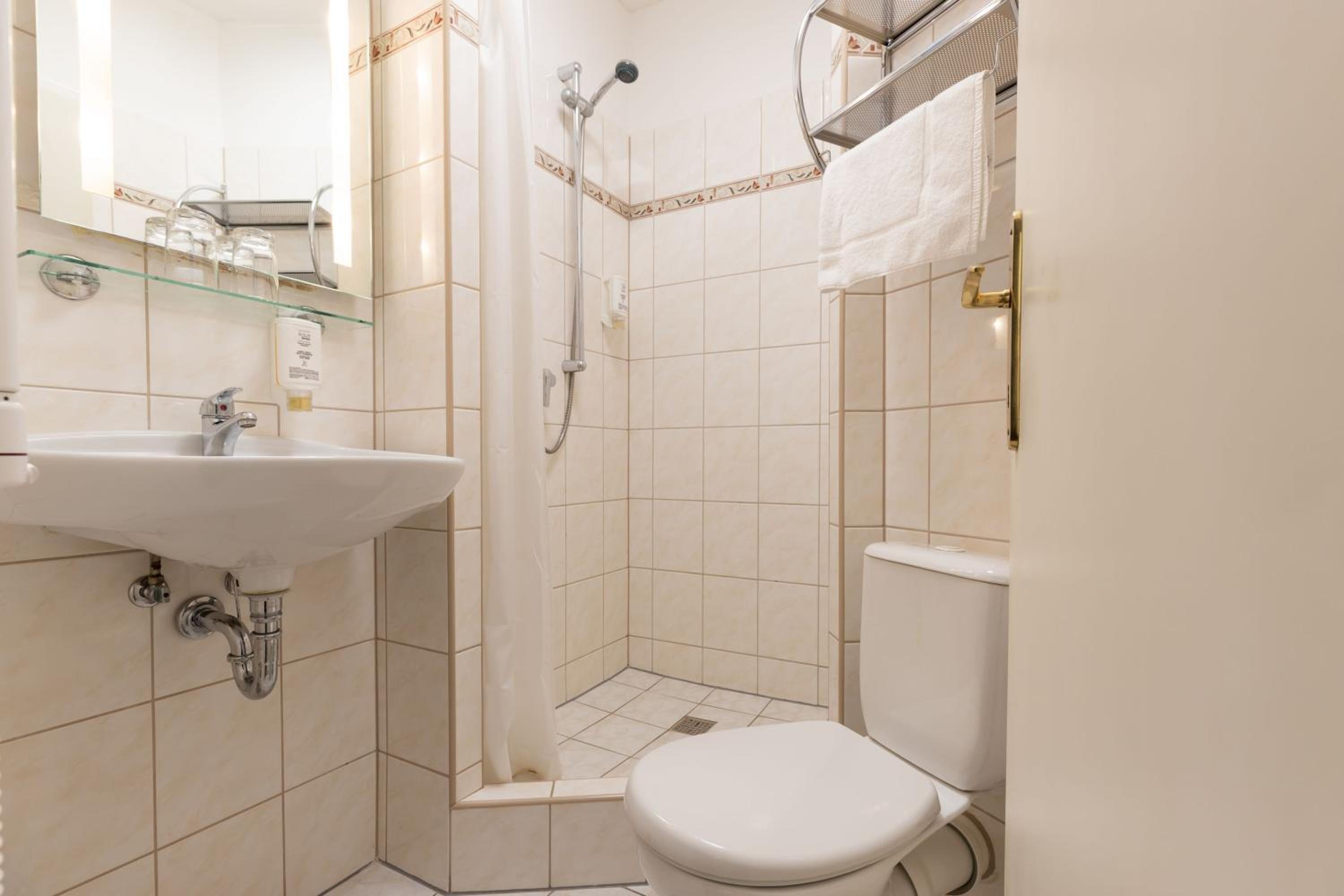 Superior Double or Twin Room - Photo 2