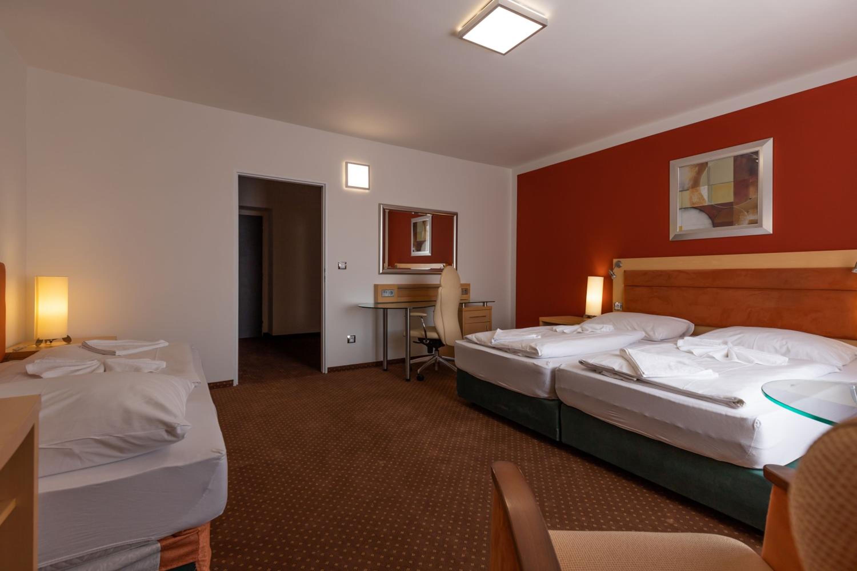 Triple Room - Photo 6