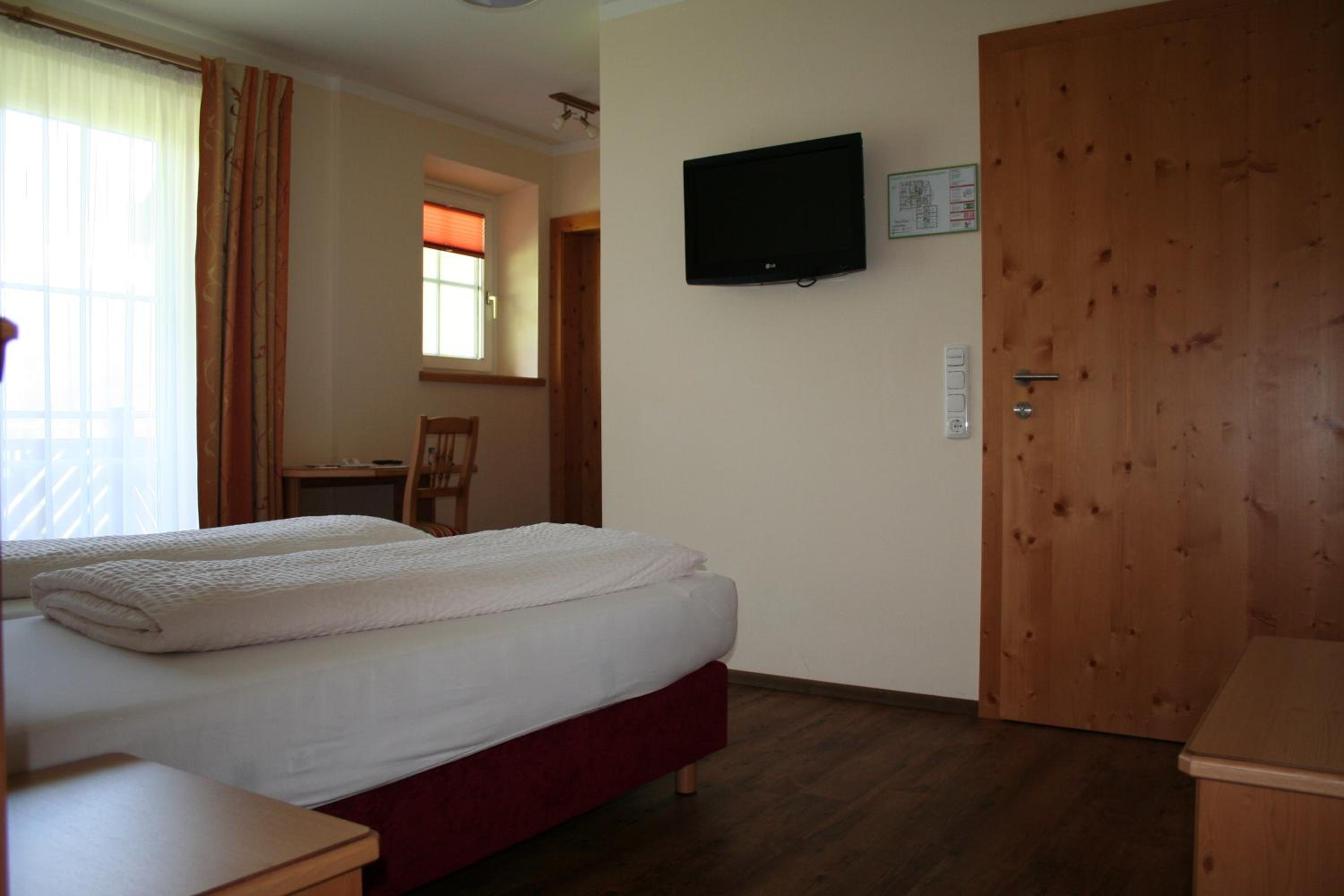 Double Room - Photo 13