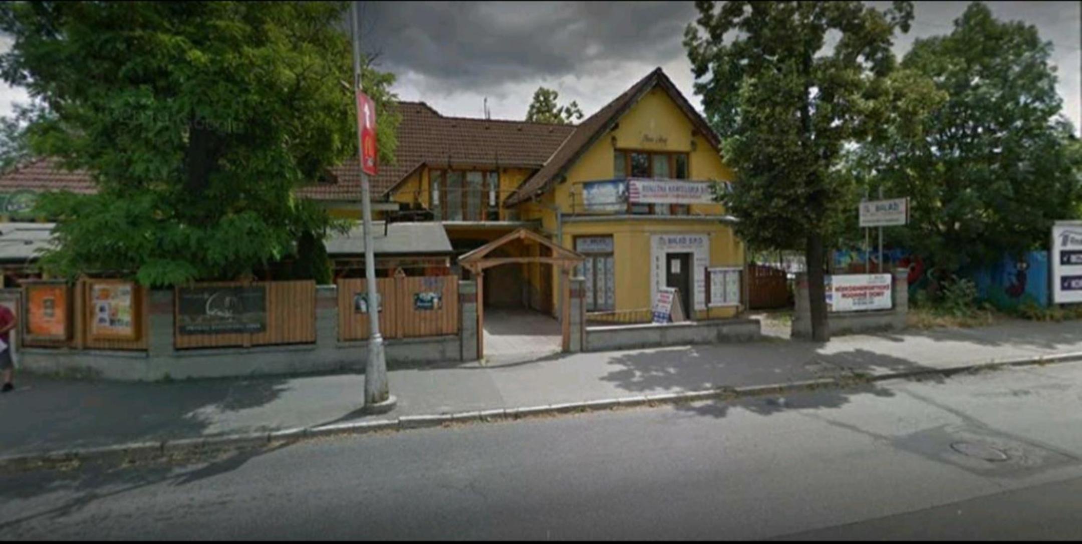 Apartment with Terrace - Photo 14
