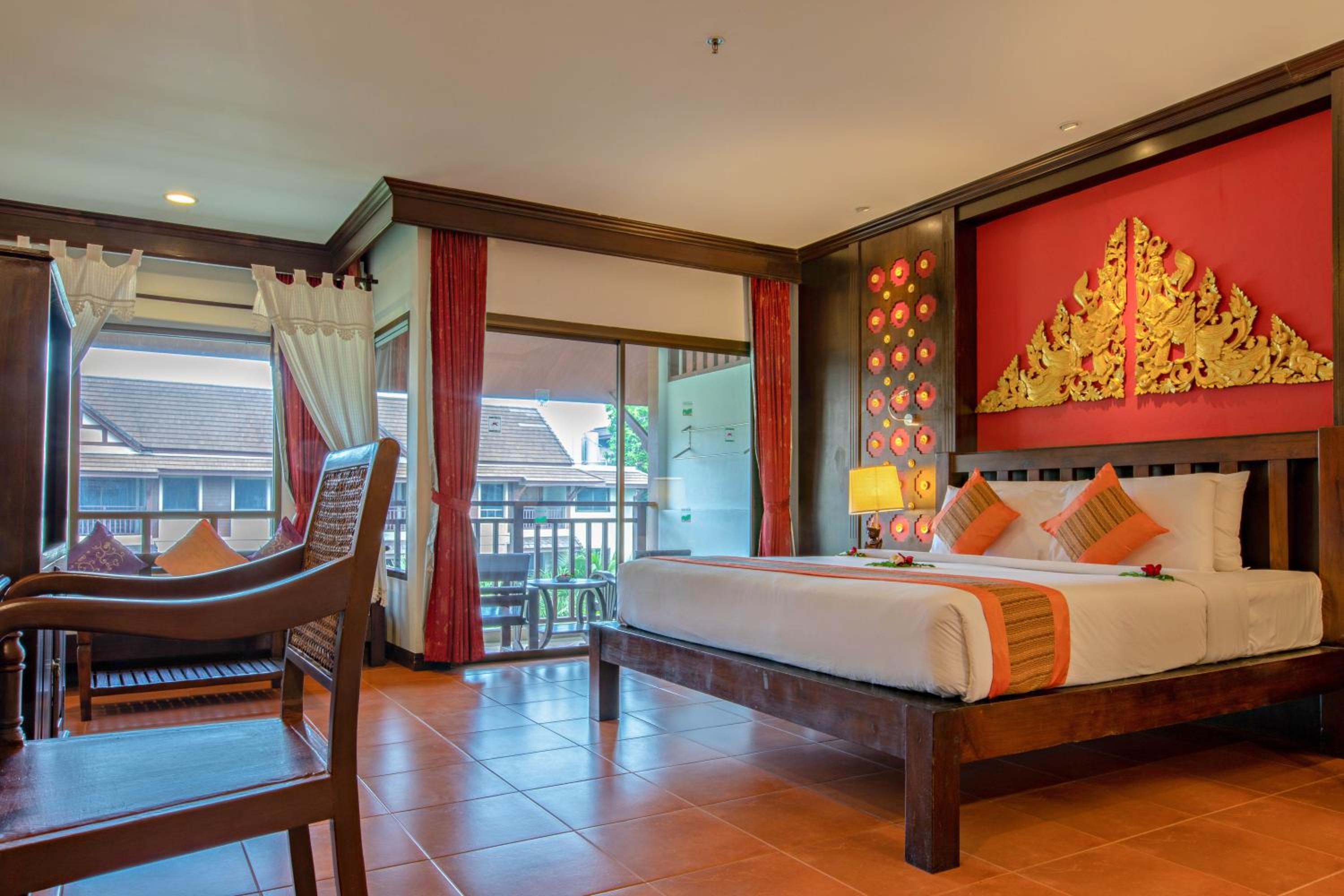 Your perfect retreat awaits in this cozy room.