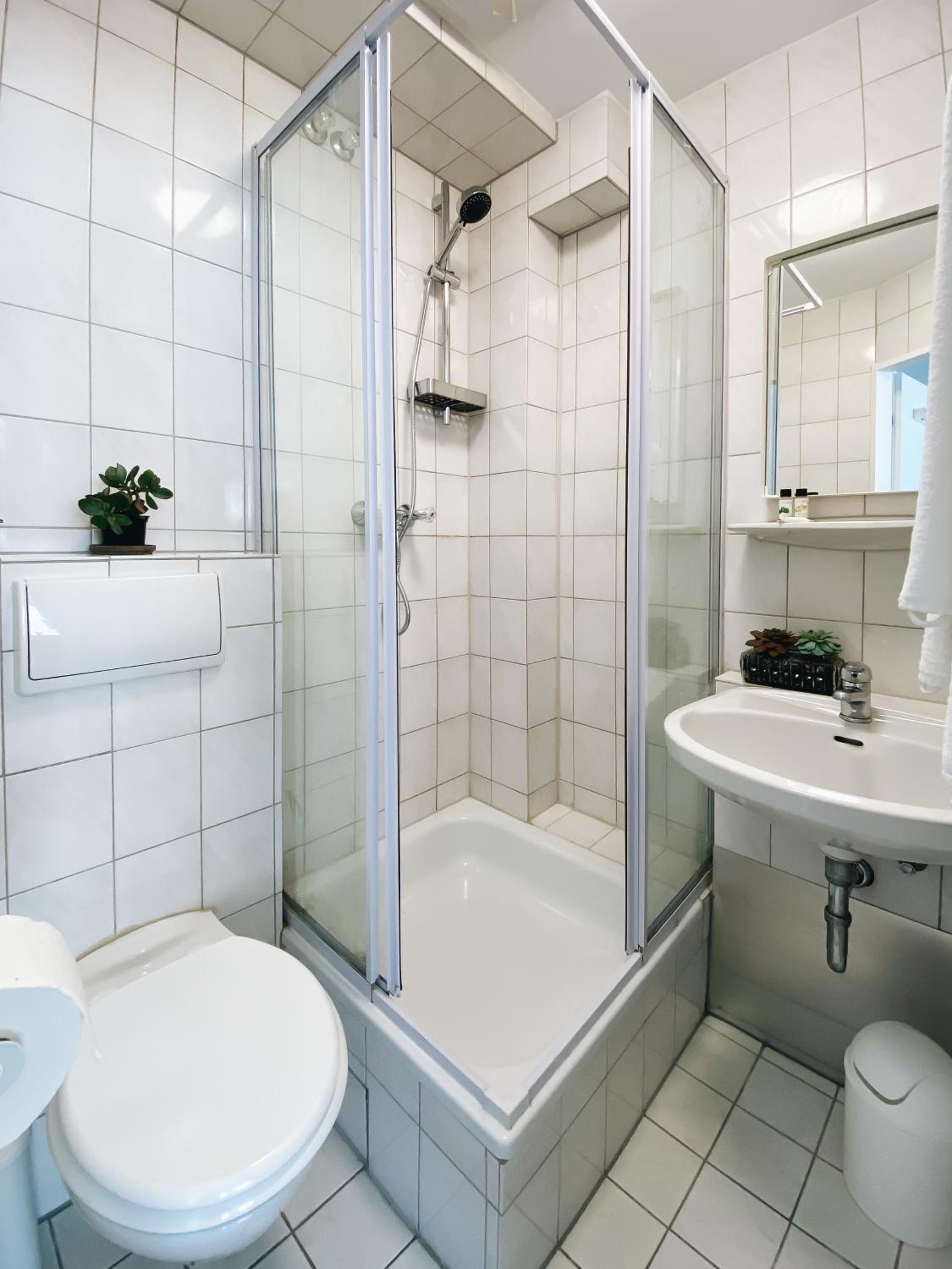 Studio Apartment - Photo 13